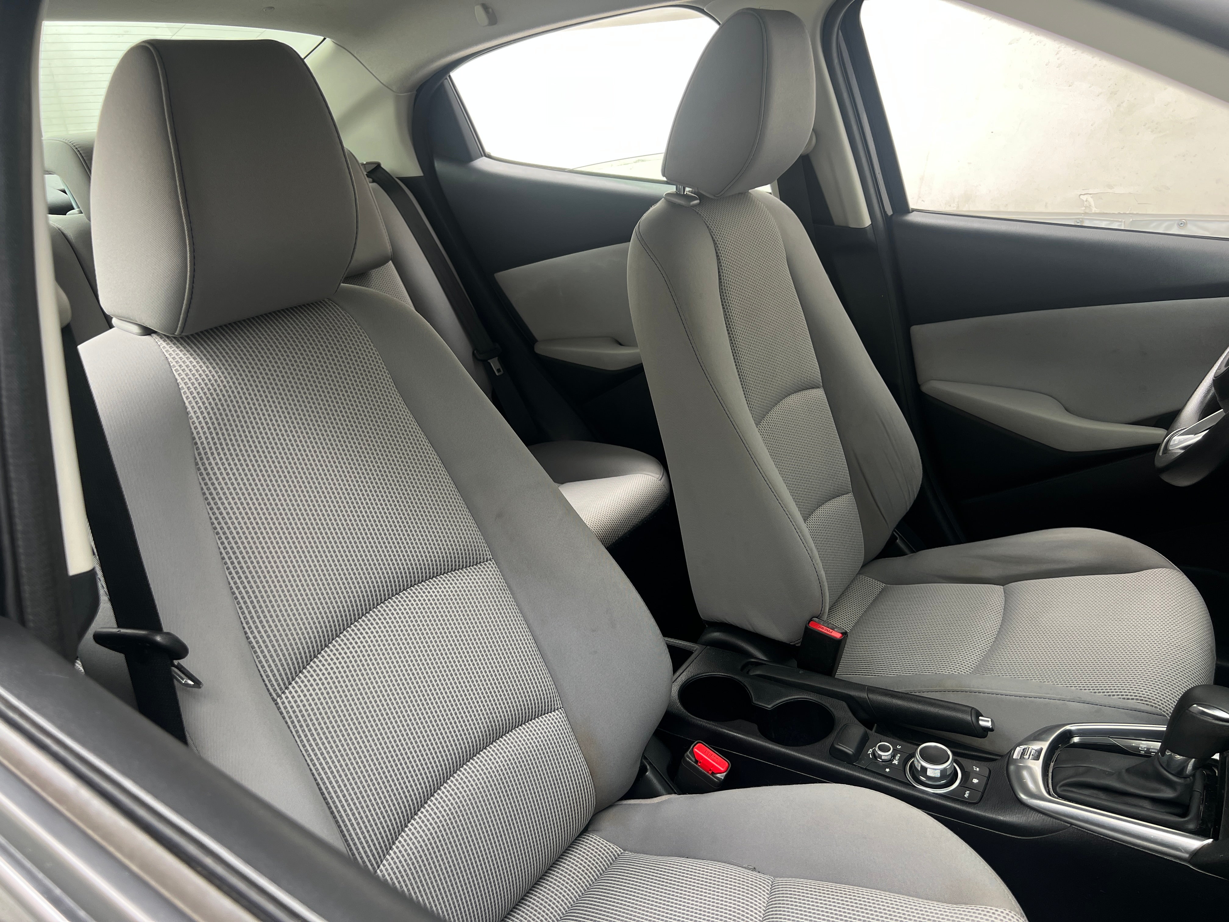 2019 Toyota Yaris LE 2