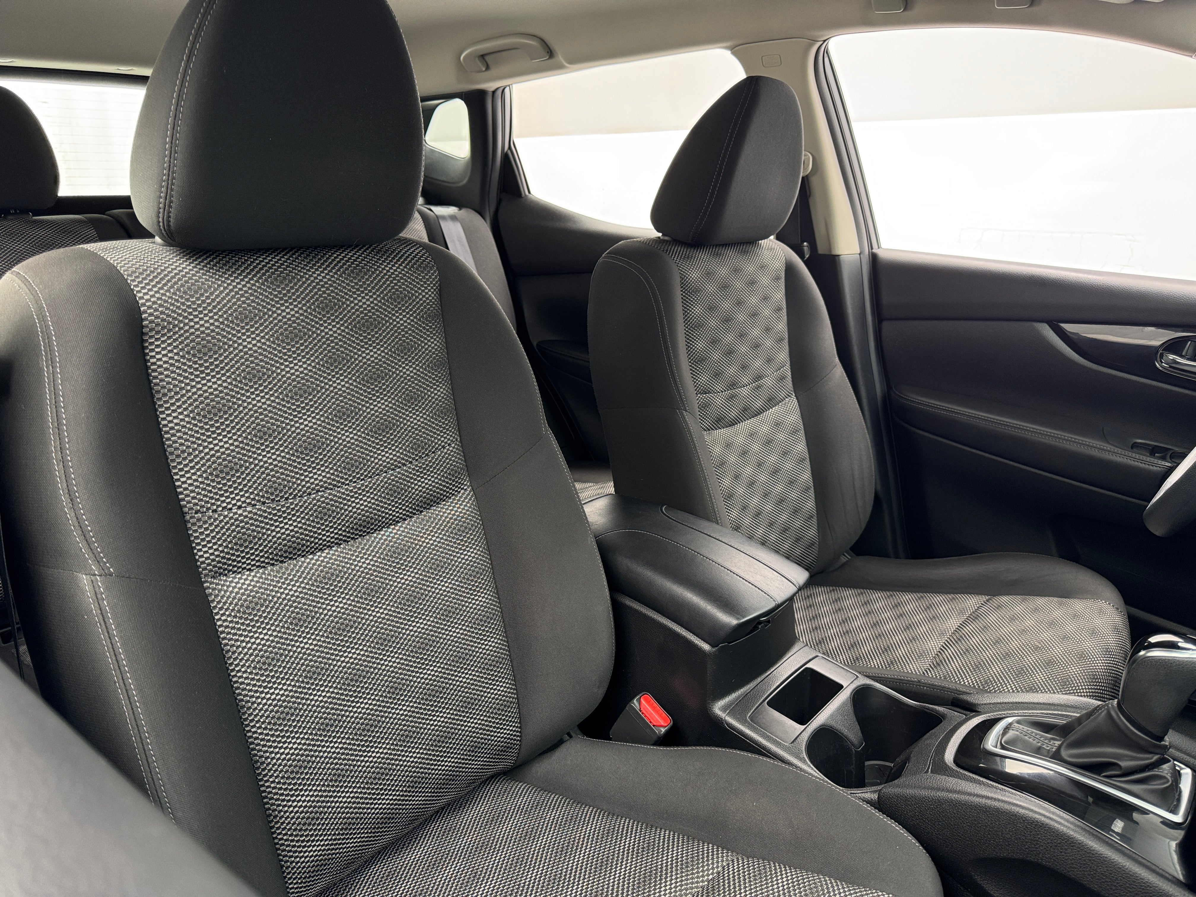2017 Nissan Rogue Sport SV 2