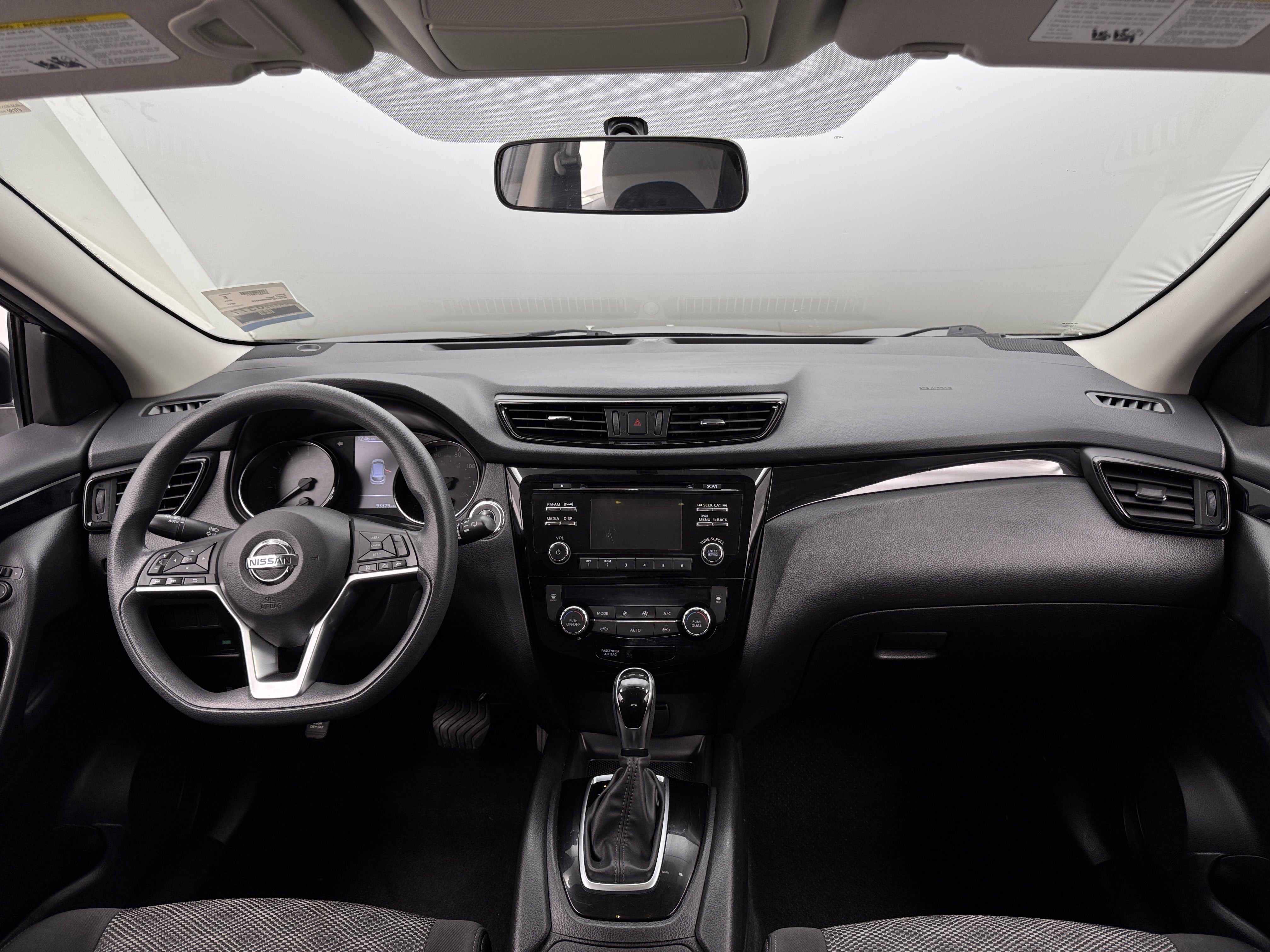 2017 Nissan Rogue Sport SV 3