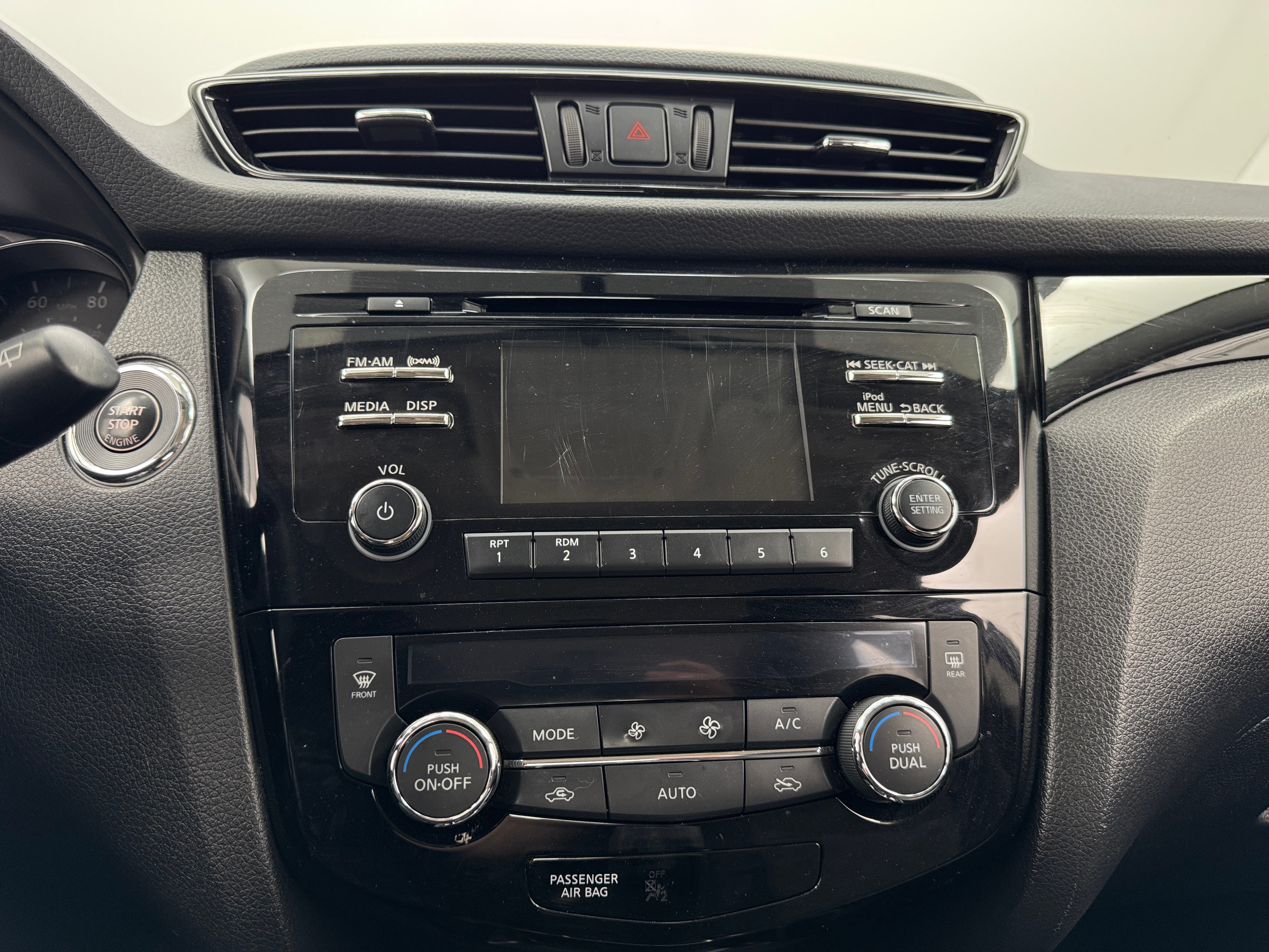 2017 Nissan Rogue Sport SV 4