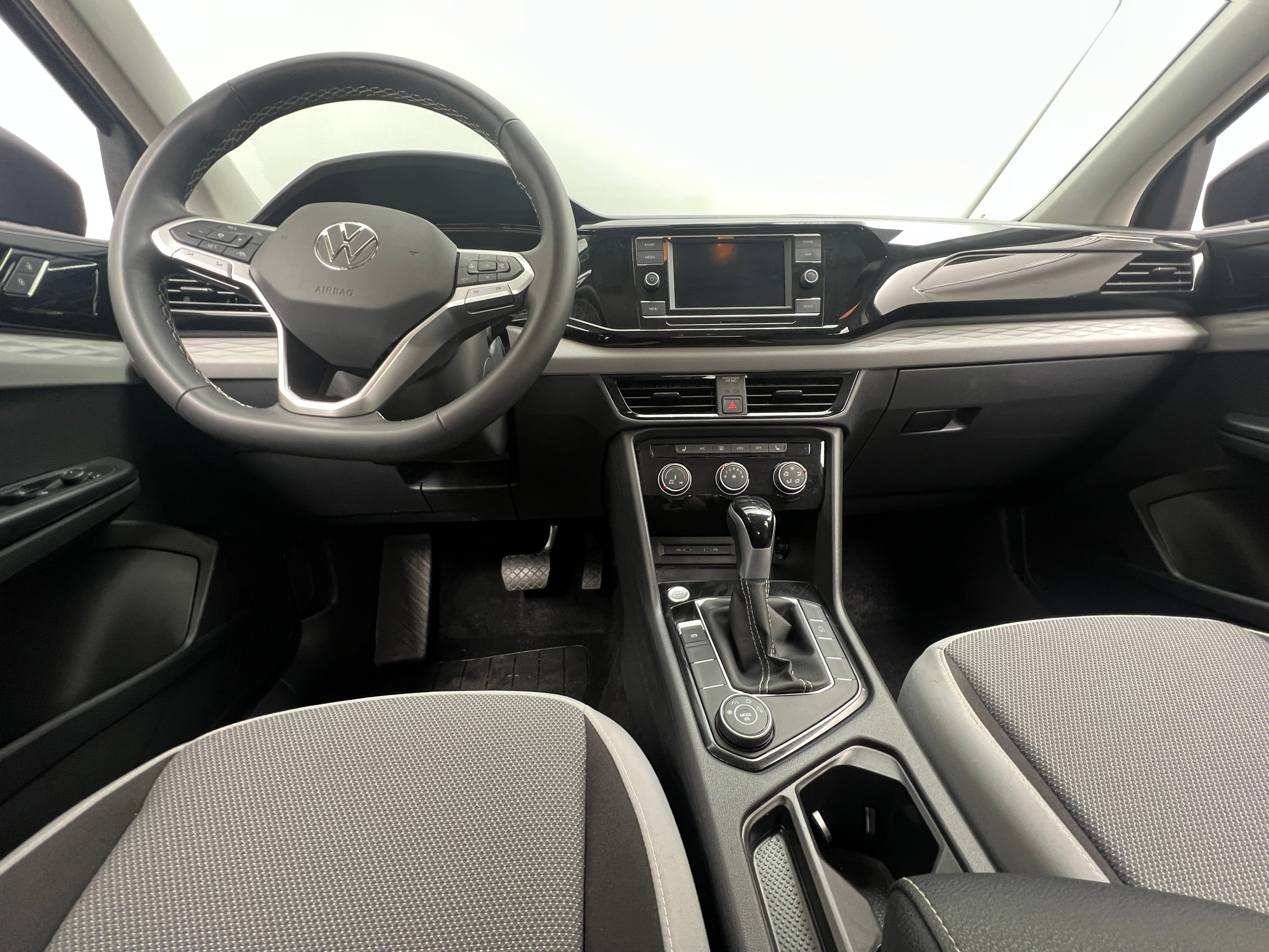 2024 Volkswagen Taos S 3