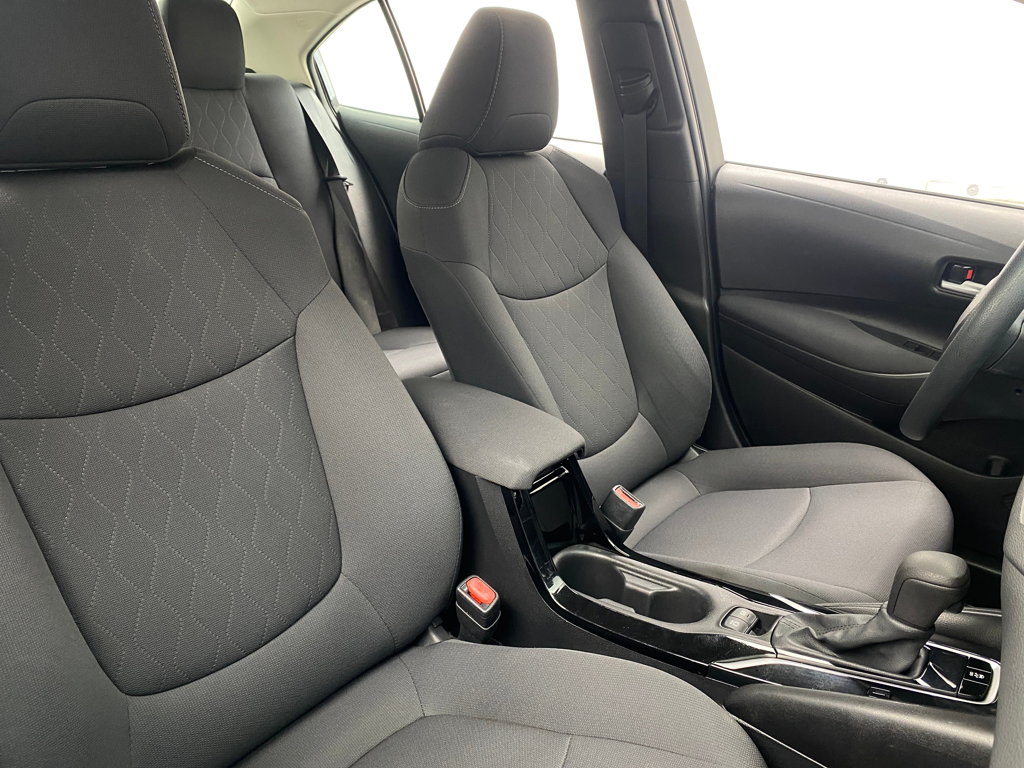 2020 Toyota Corolla LE 2