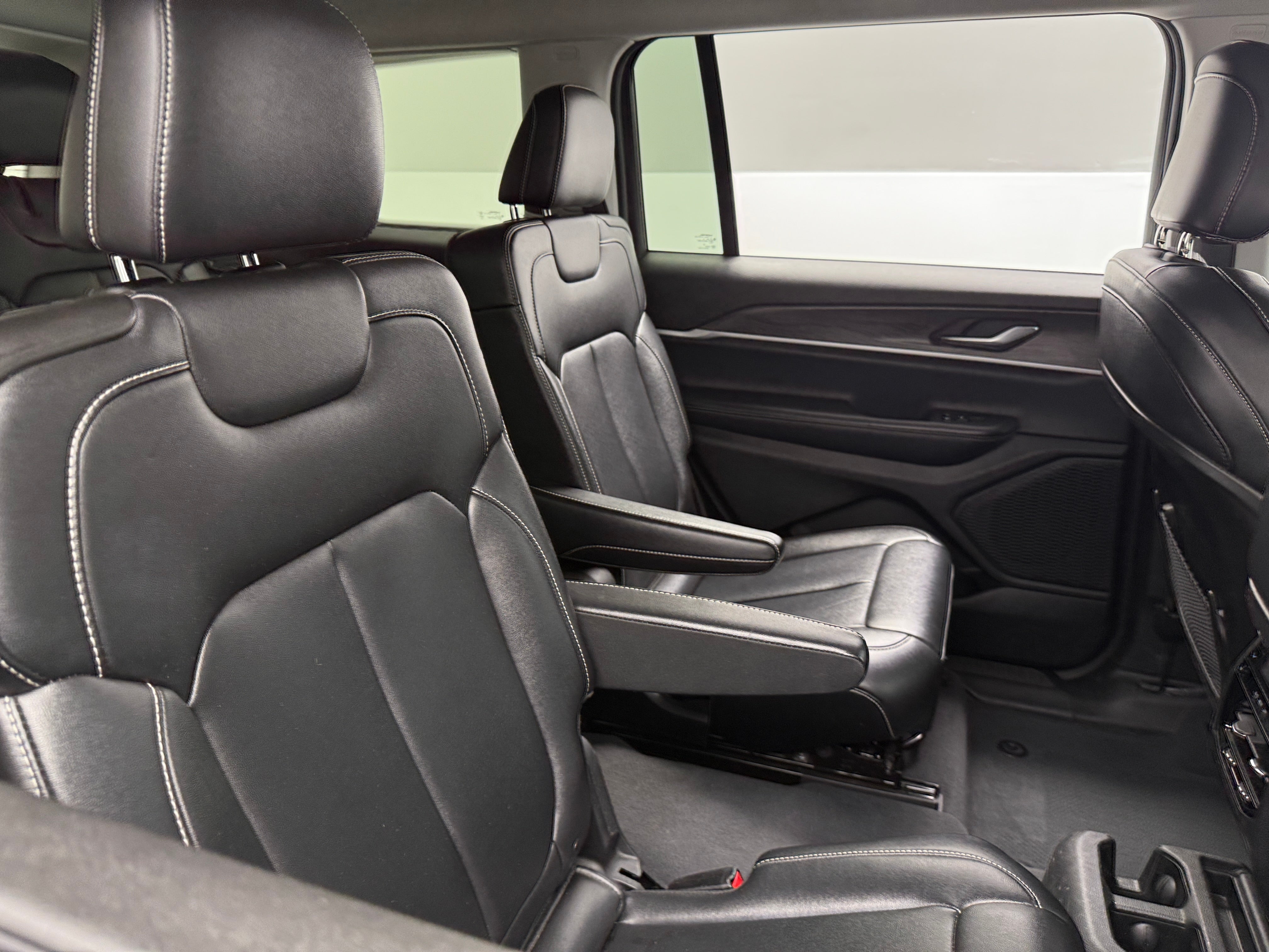 2023 Jeep Grand Cherokee L Limited Edition 5