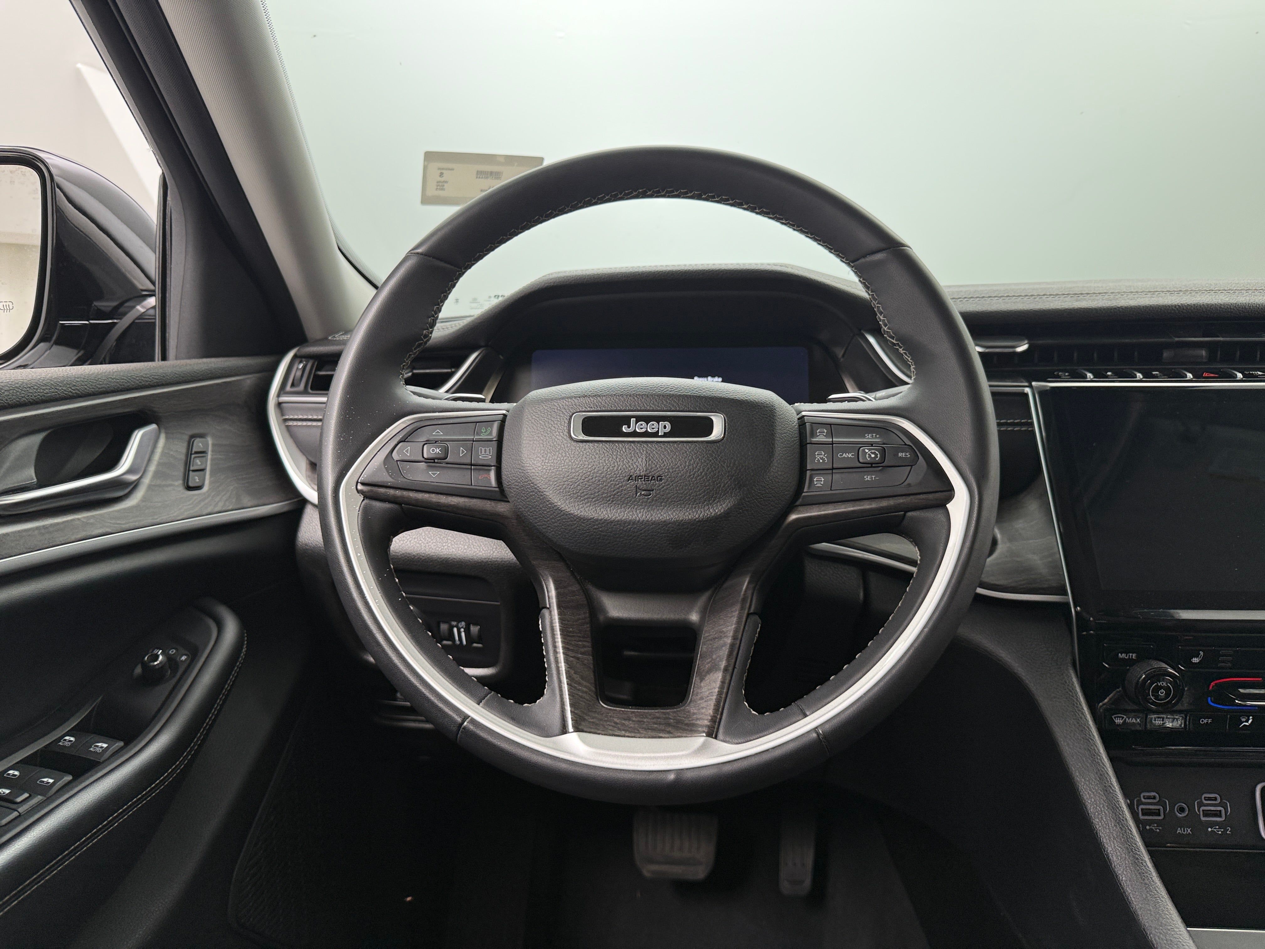 2023 Jeep Grand Cherokee L Limited Edition 4