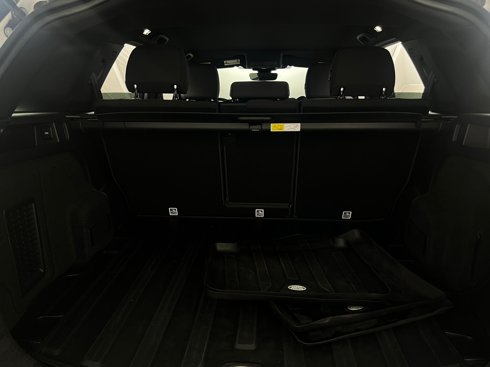 Thumbnail: 2020 Land Rover Discovery Sport - 7
