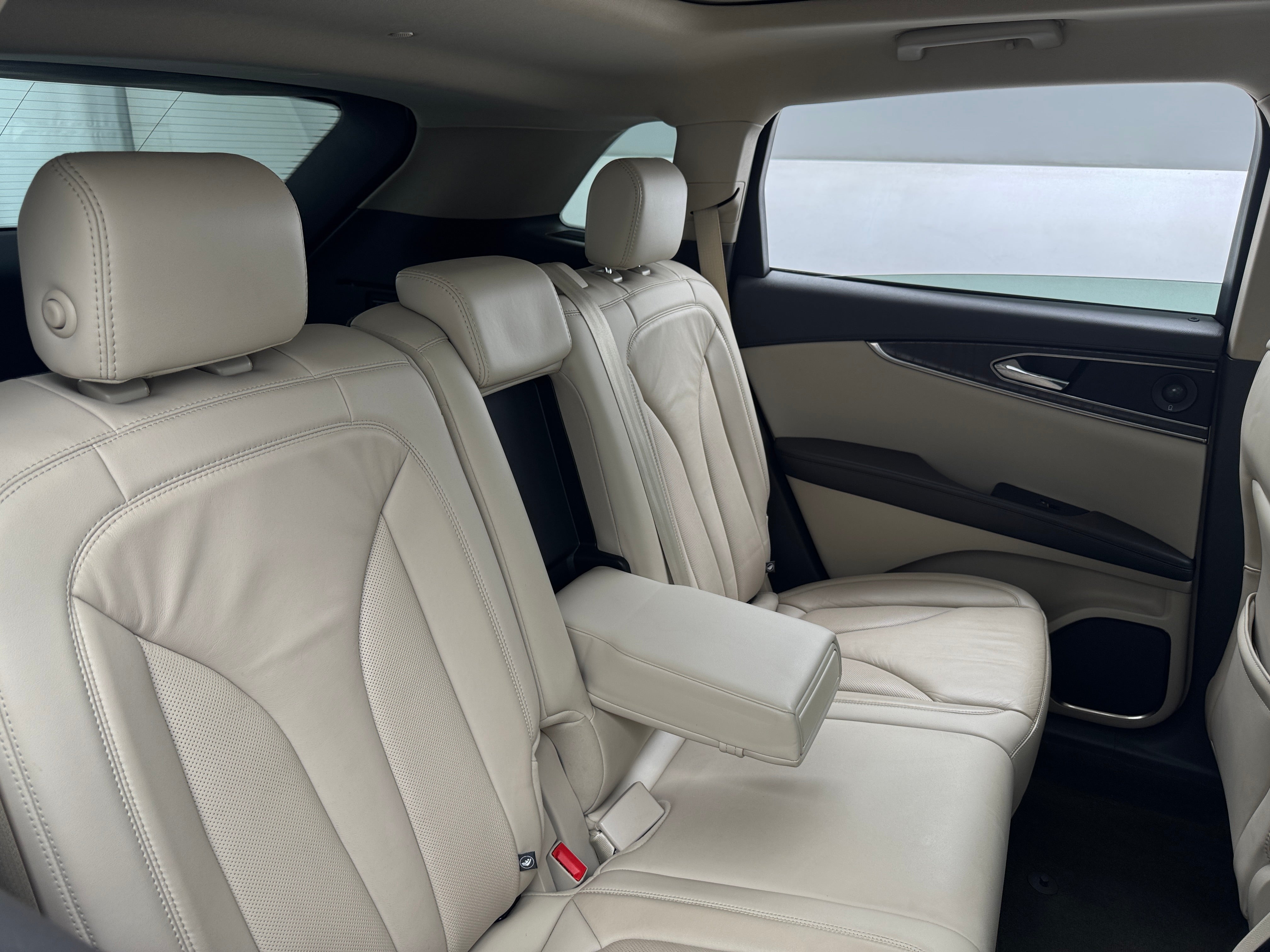 2019 Lincoln Nautilus Select 5