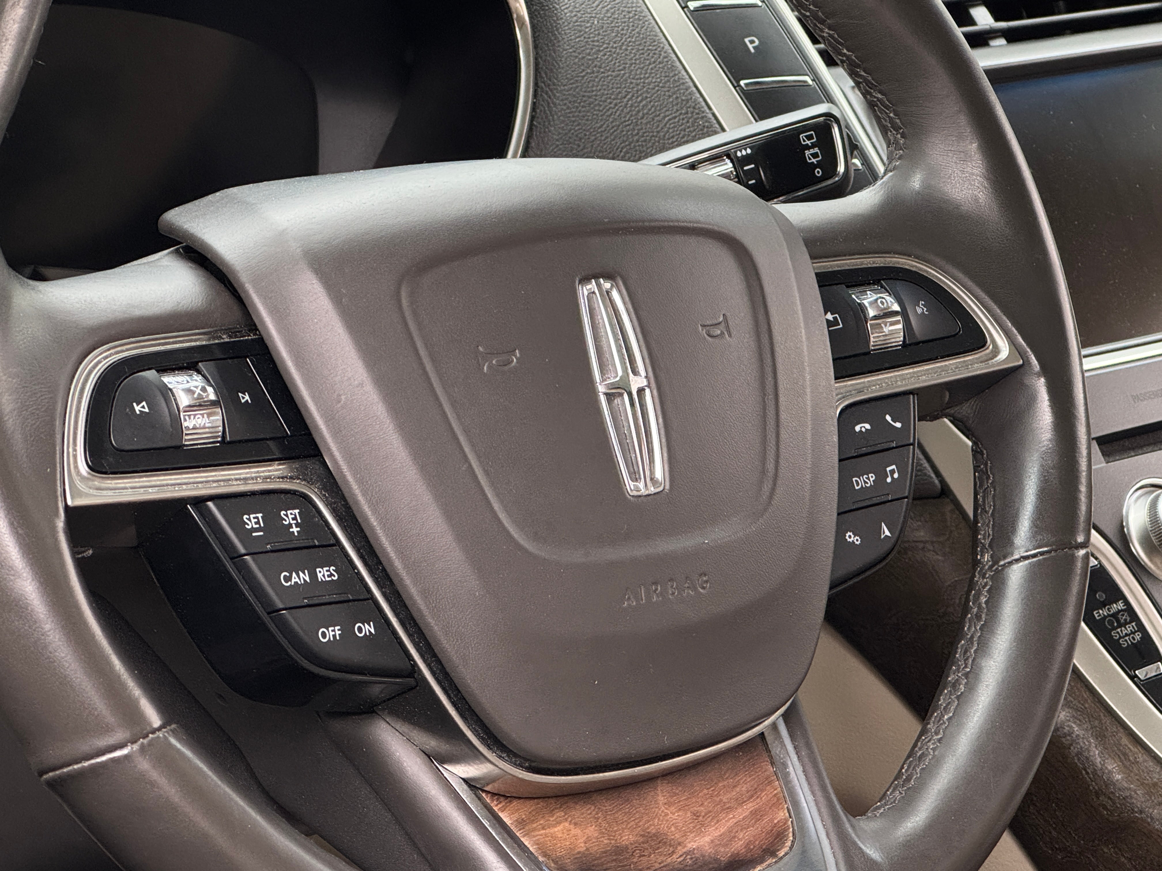 2019 Lincoln Nautilus Select 4