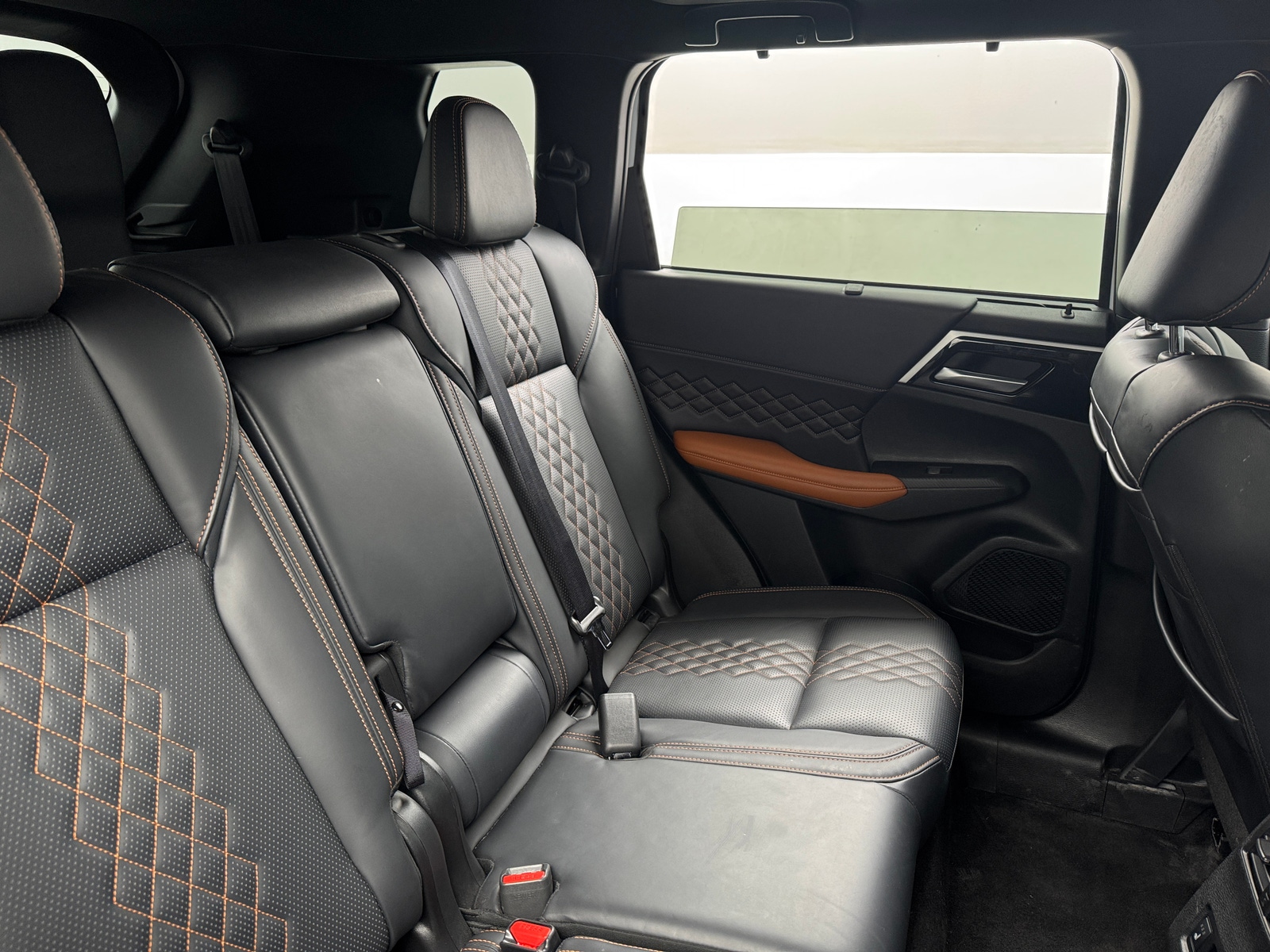 Thumbnail: 2024 Mitsubishi Outlander - 5