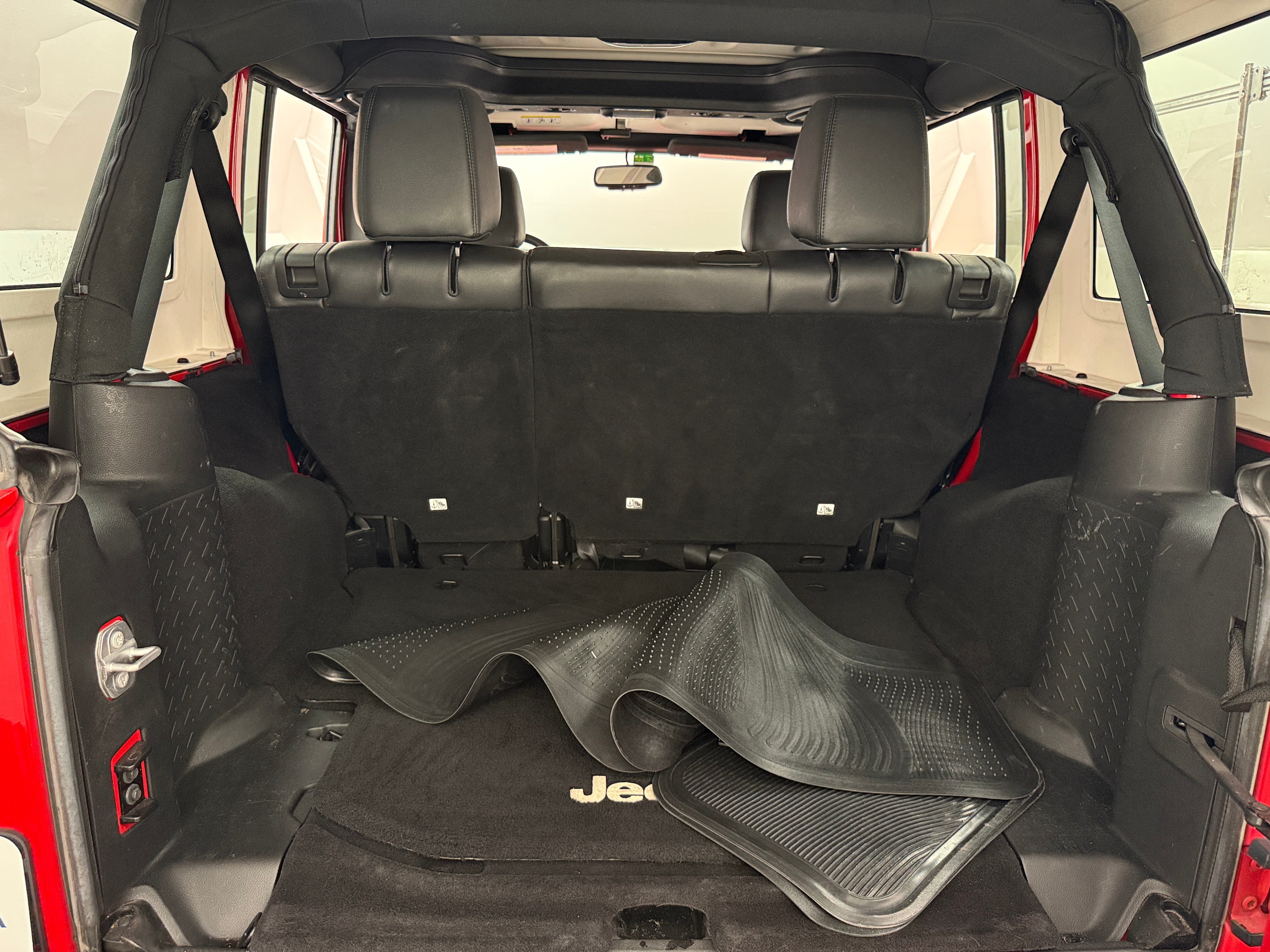 2015 Jeep Wrangler Unlimited Altitude 6