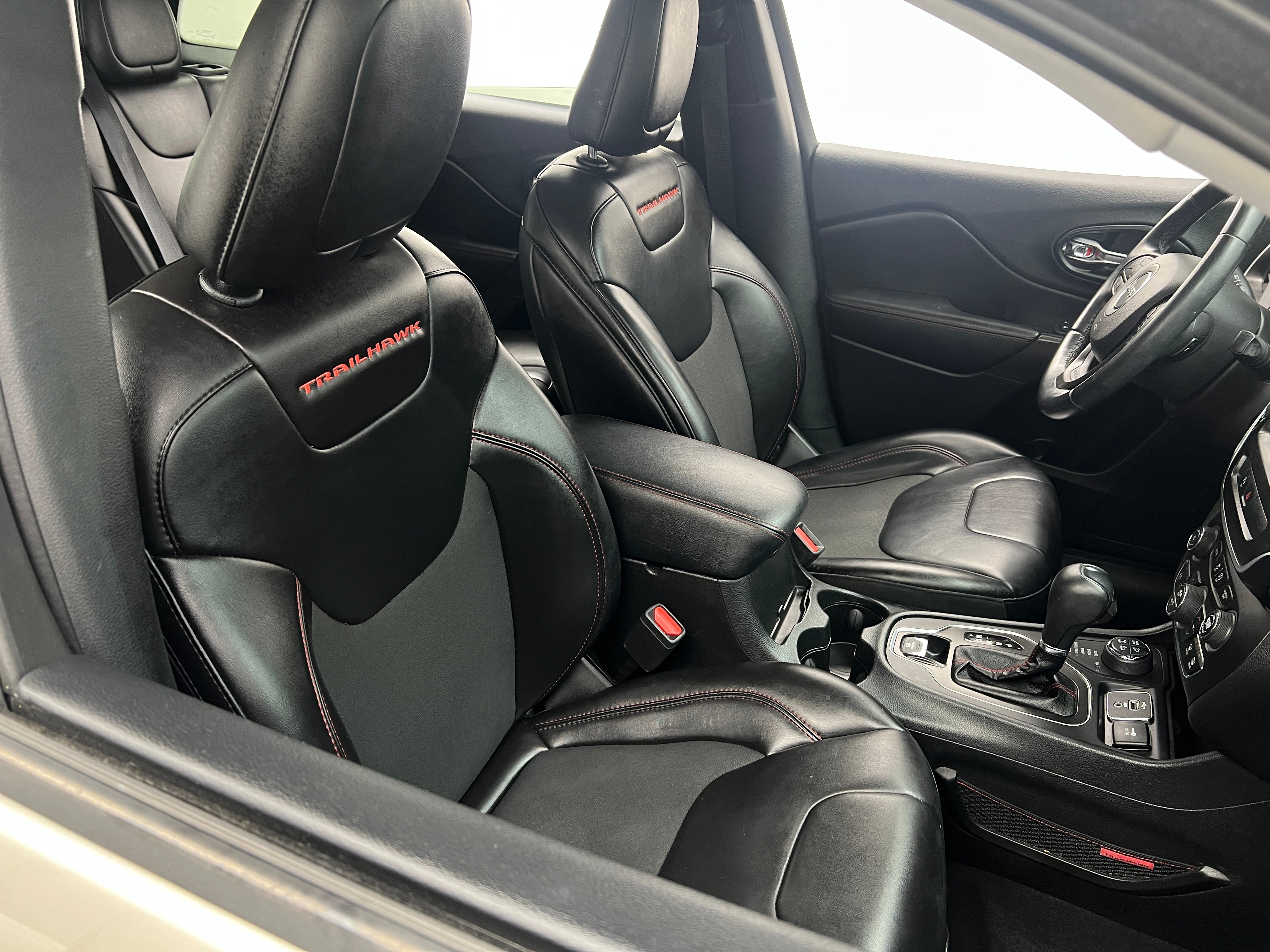 2019 Jeep Cherokee Trailhawk 2