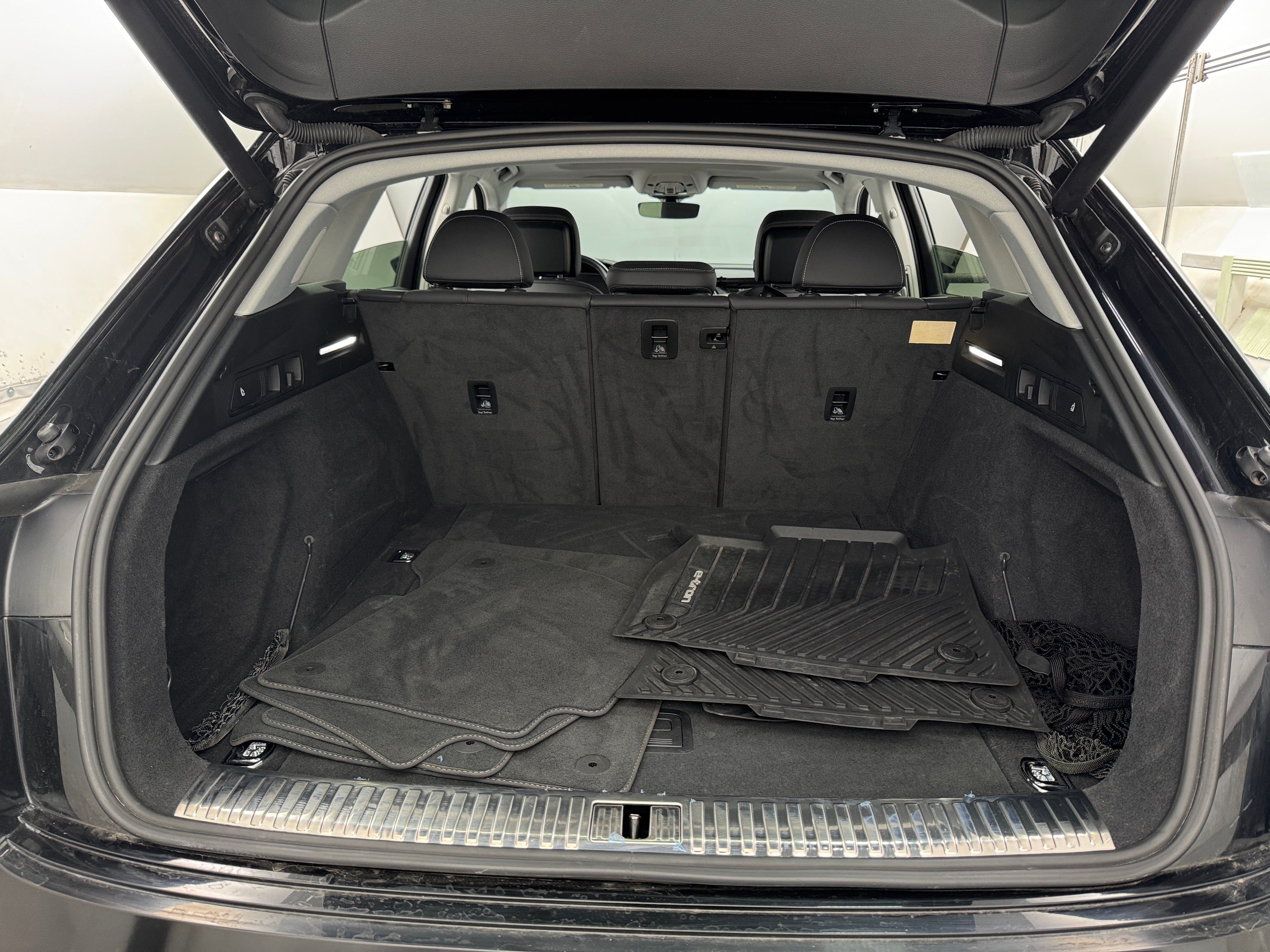 2019 Audi e-tron Premium Plus 6