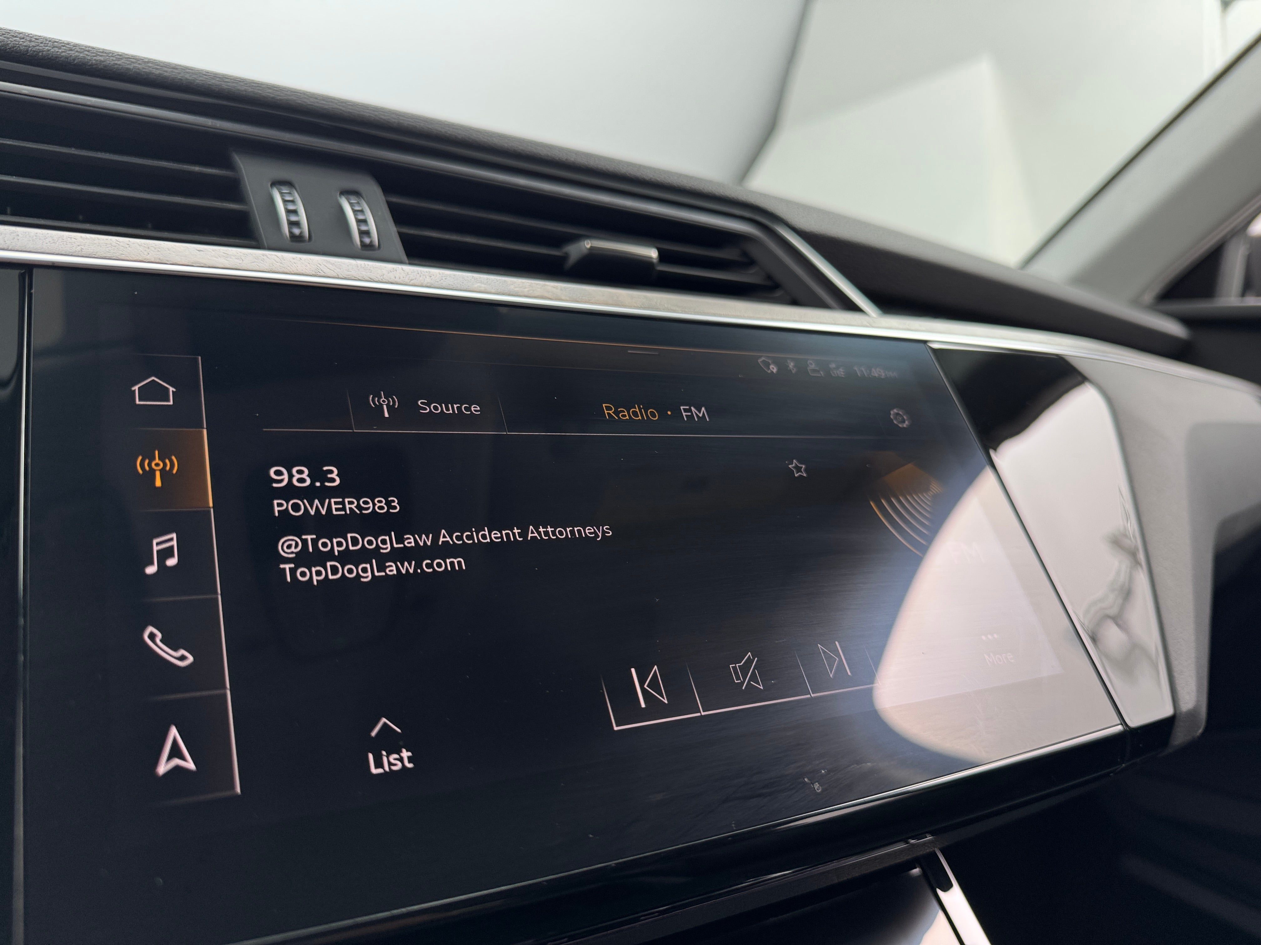 2019 Audi e-tron Premium Plus 3