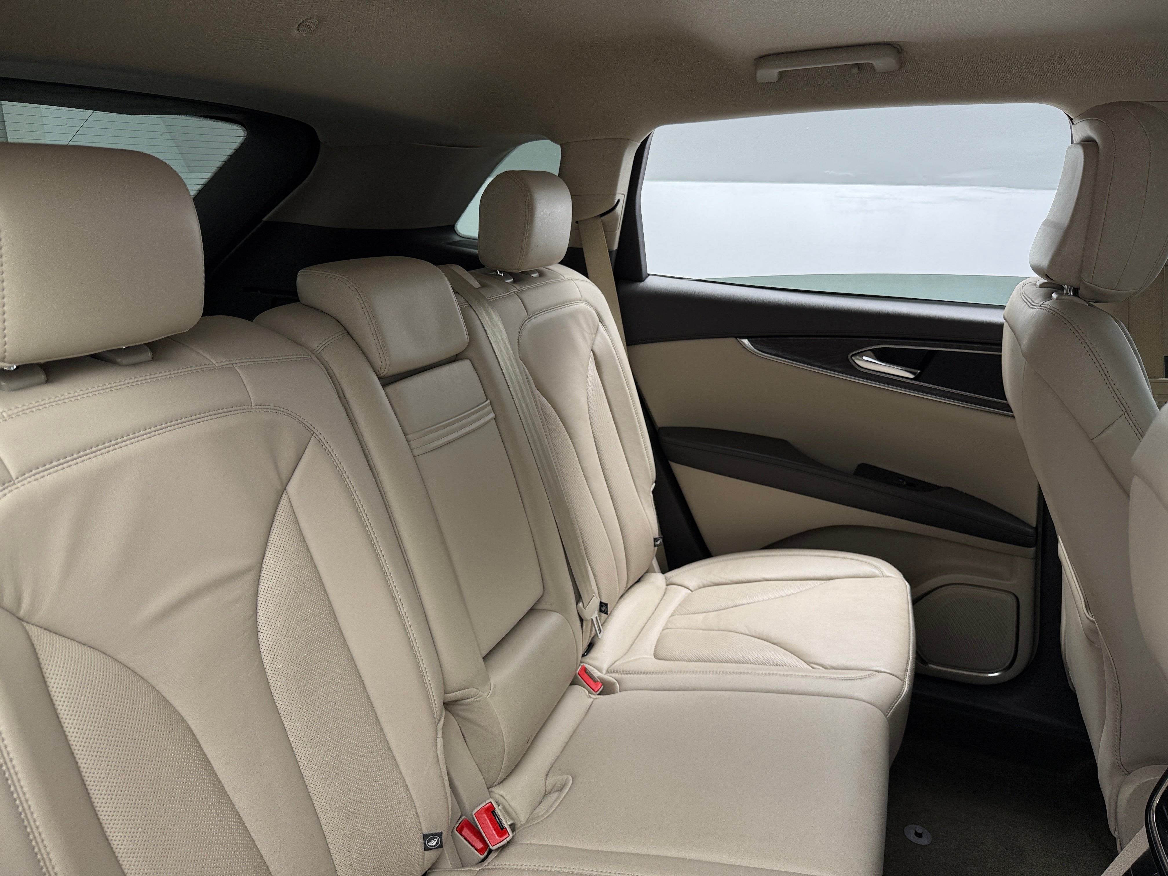 2019 Lincoln Nautilus Select 5