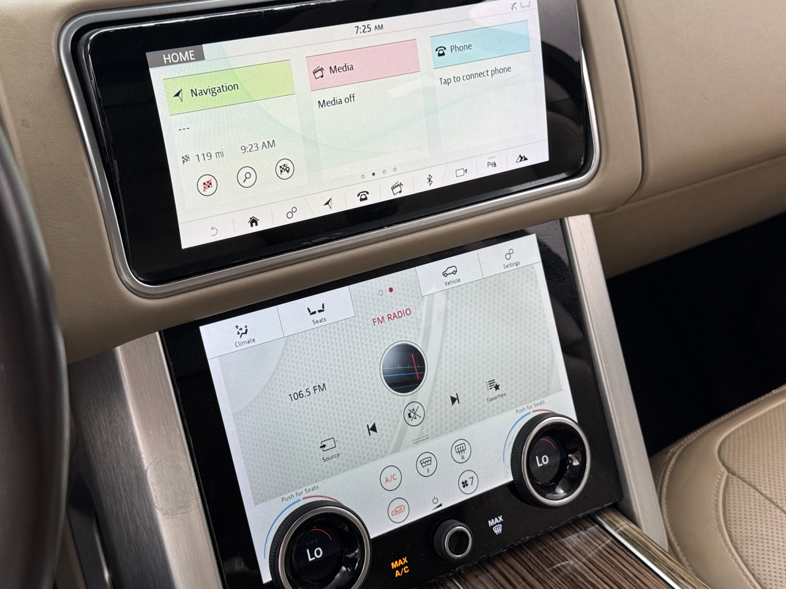 Thumbnail: 2019 Land Rover Range Rover - 3