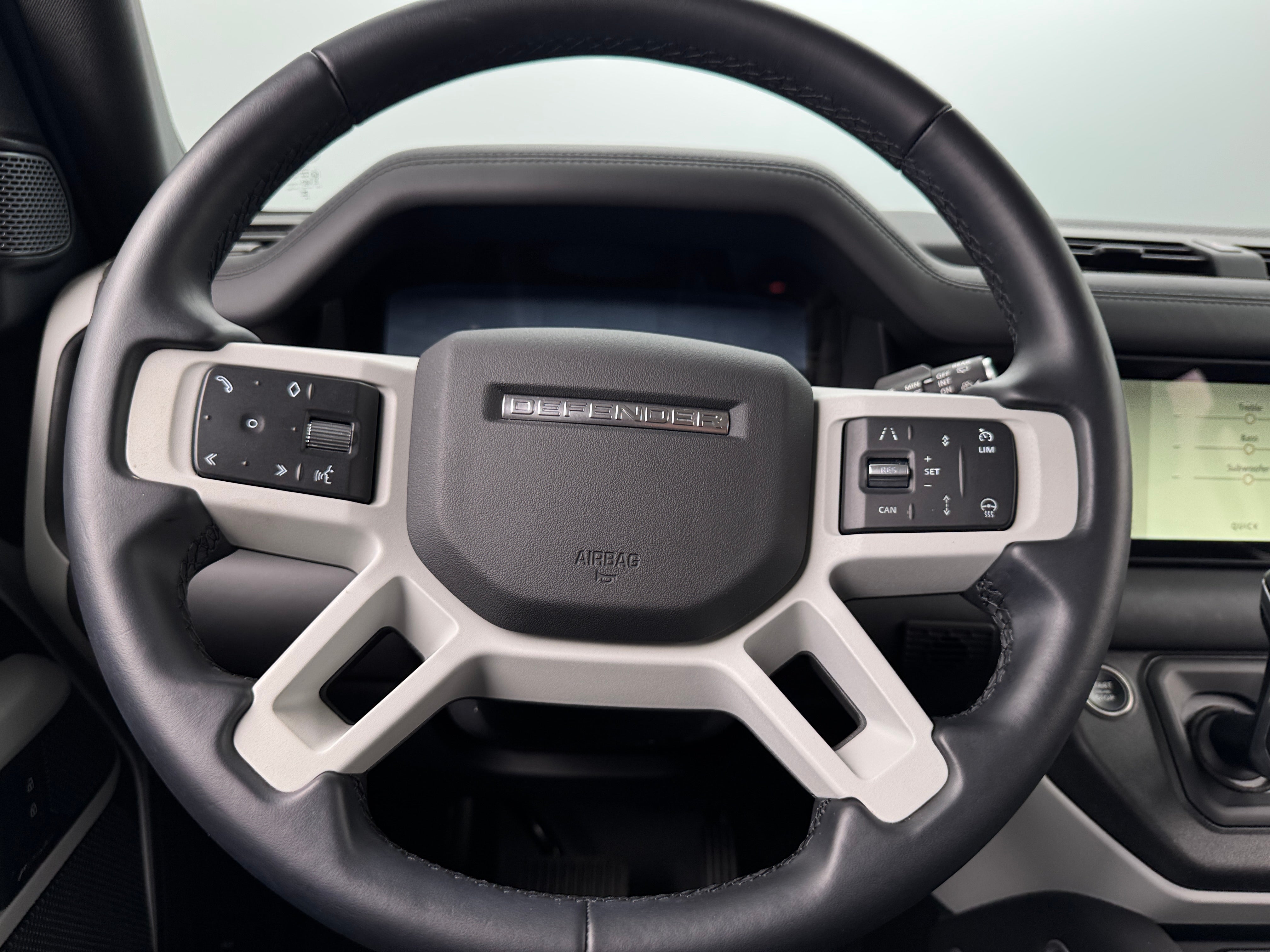 Thumbnail: 2024 Land Rover Defender - 4