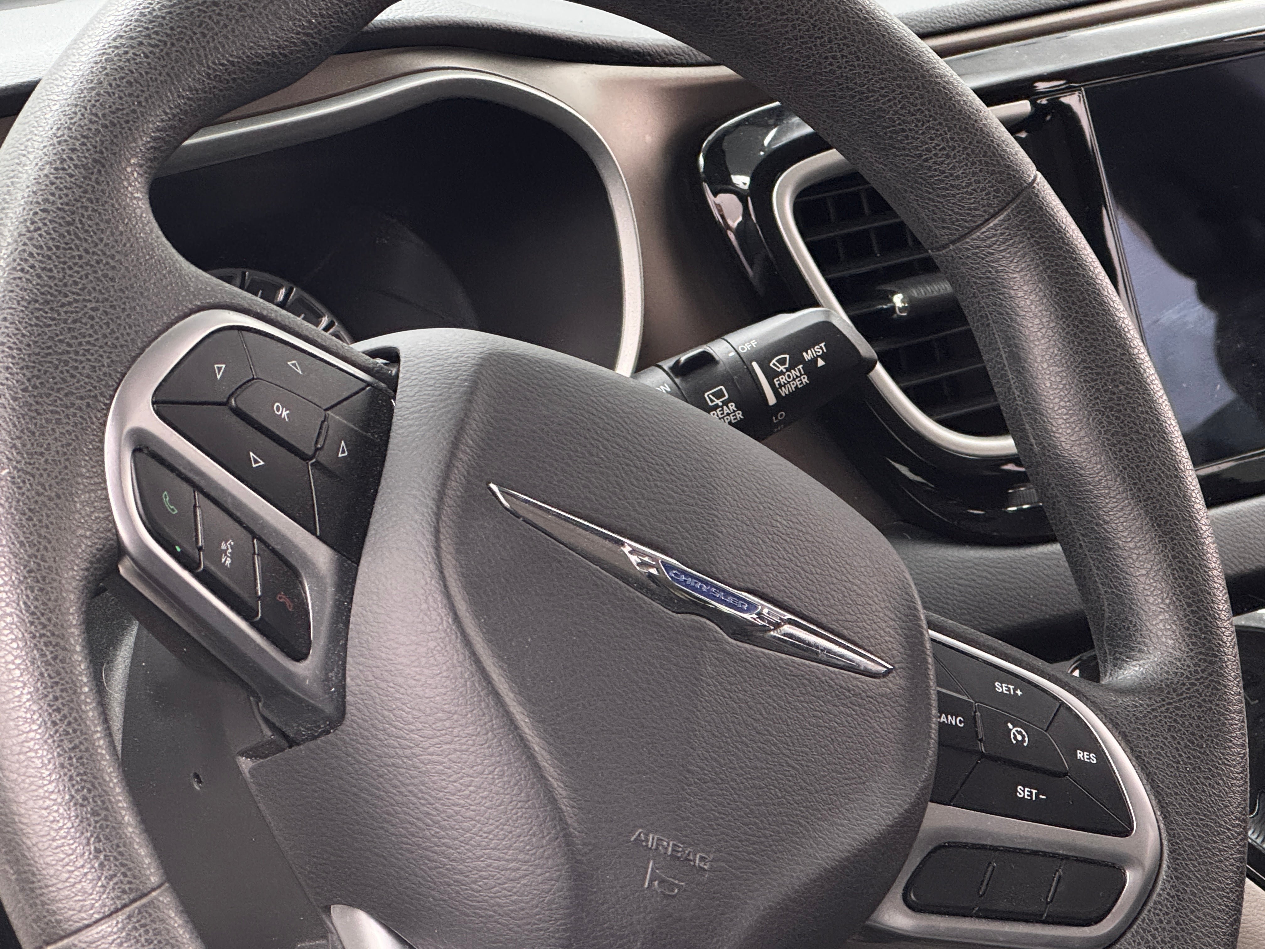 2017 Chrysler Pacifica Touring 5