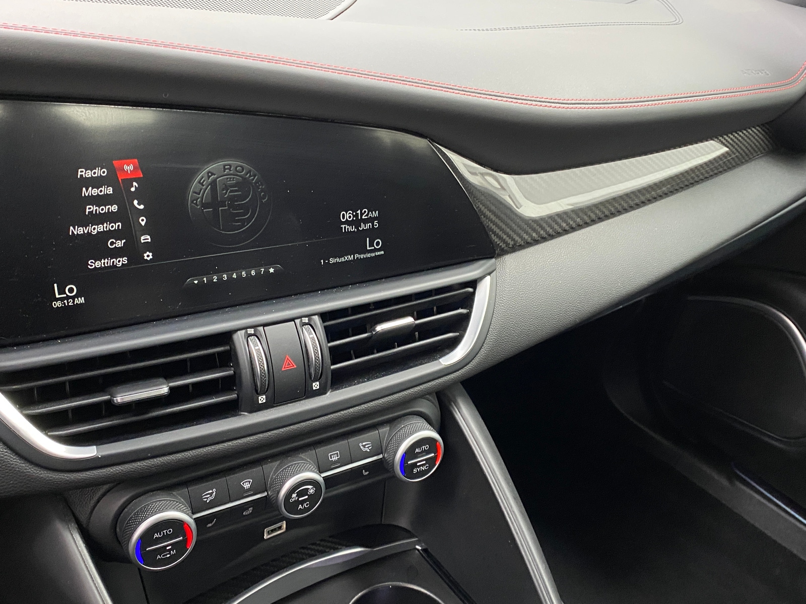 Thumbnail: 2018 Alfa Romeo Giulia - 3