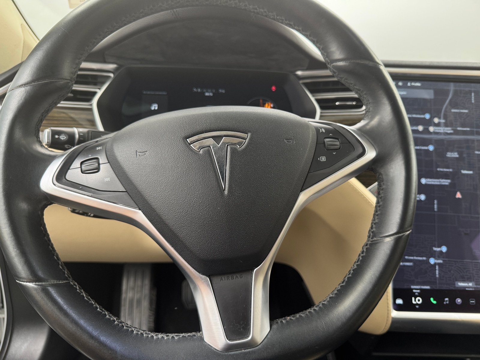 Thumbnail: 2014 Tesla Model S - 4