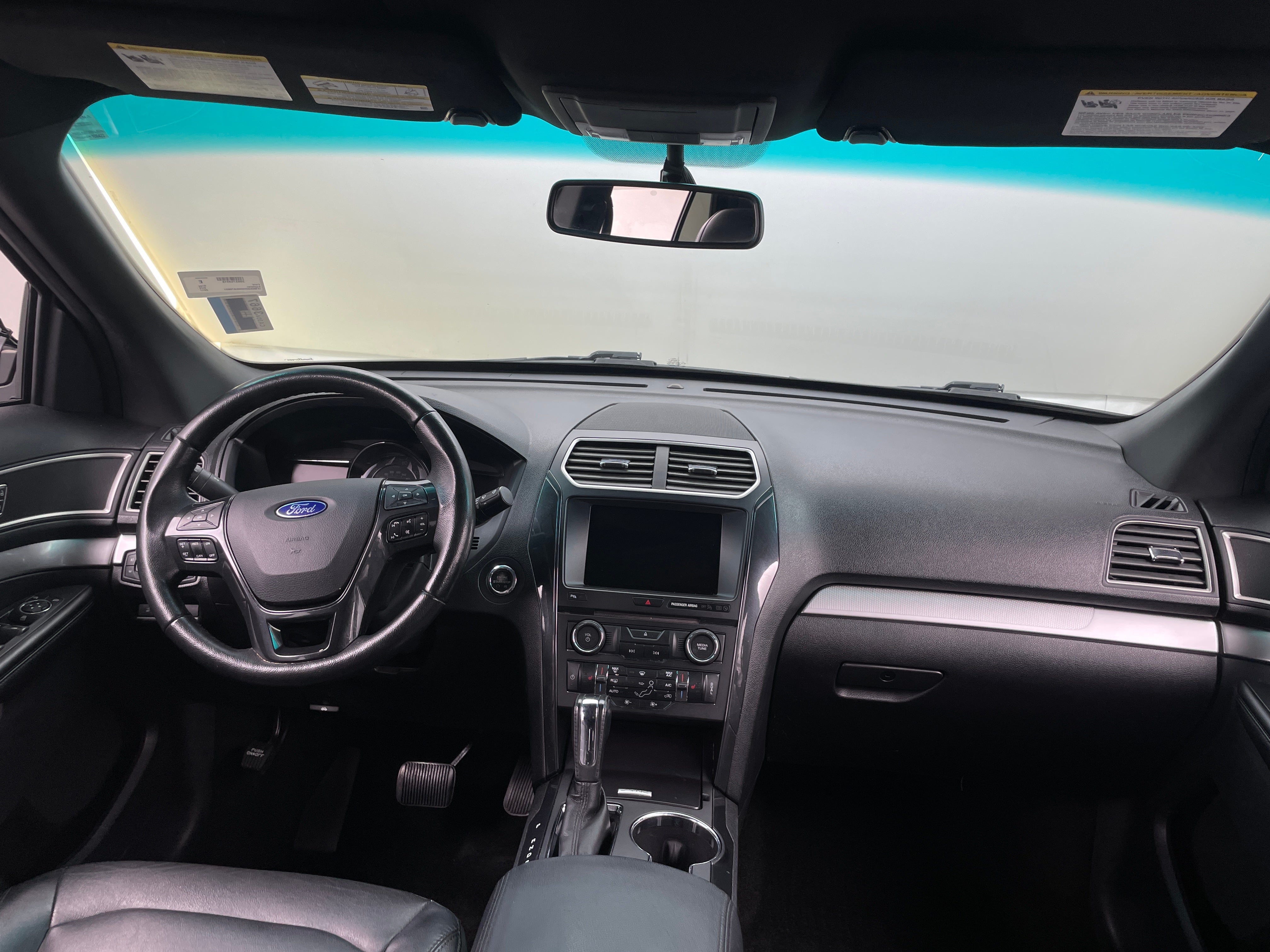 2017 Ford Explorer XLT 2