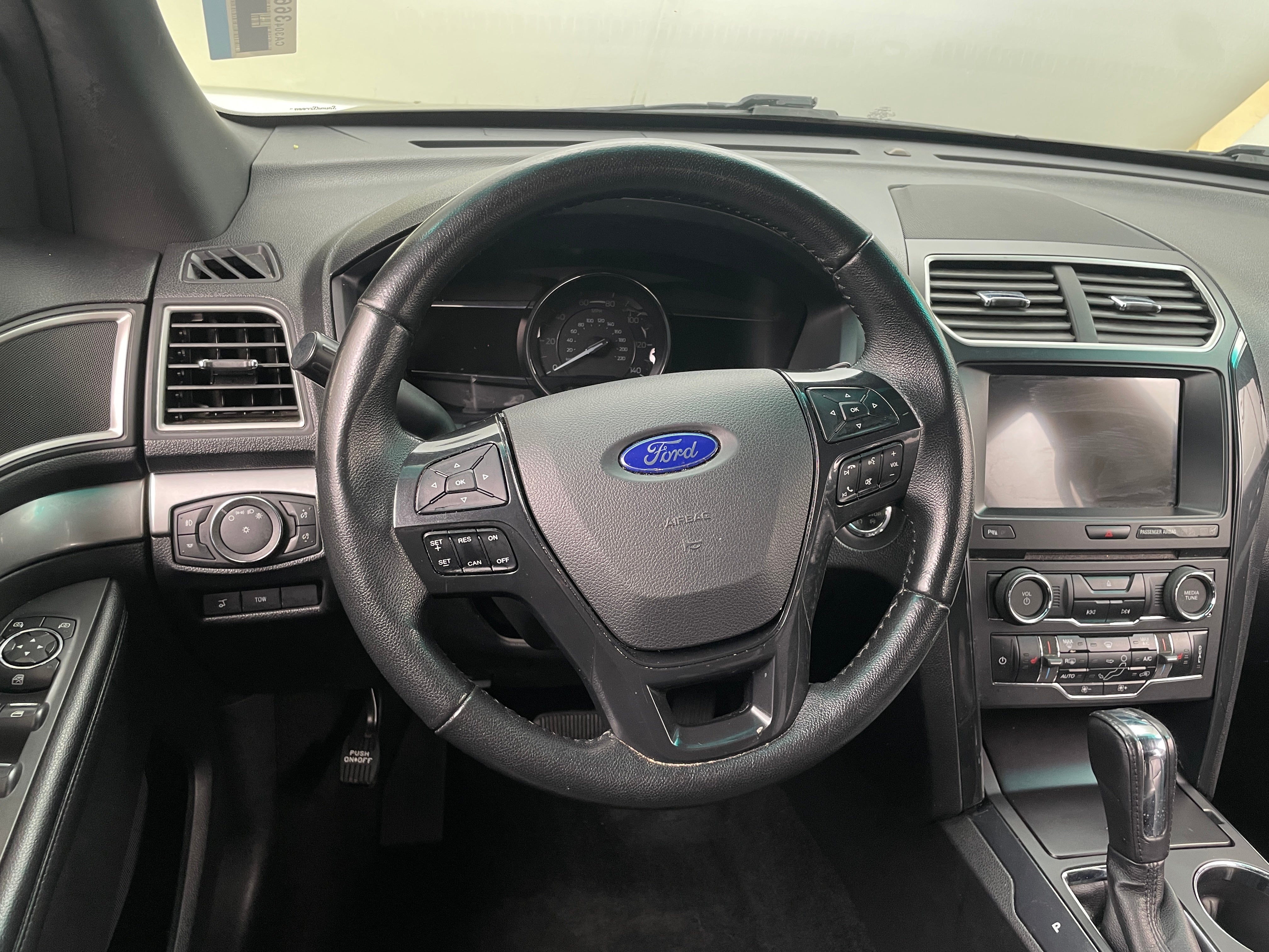 2017 Ford Explorer XLT 4