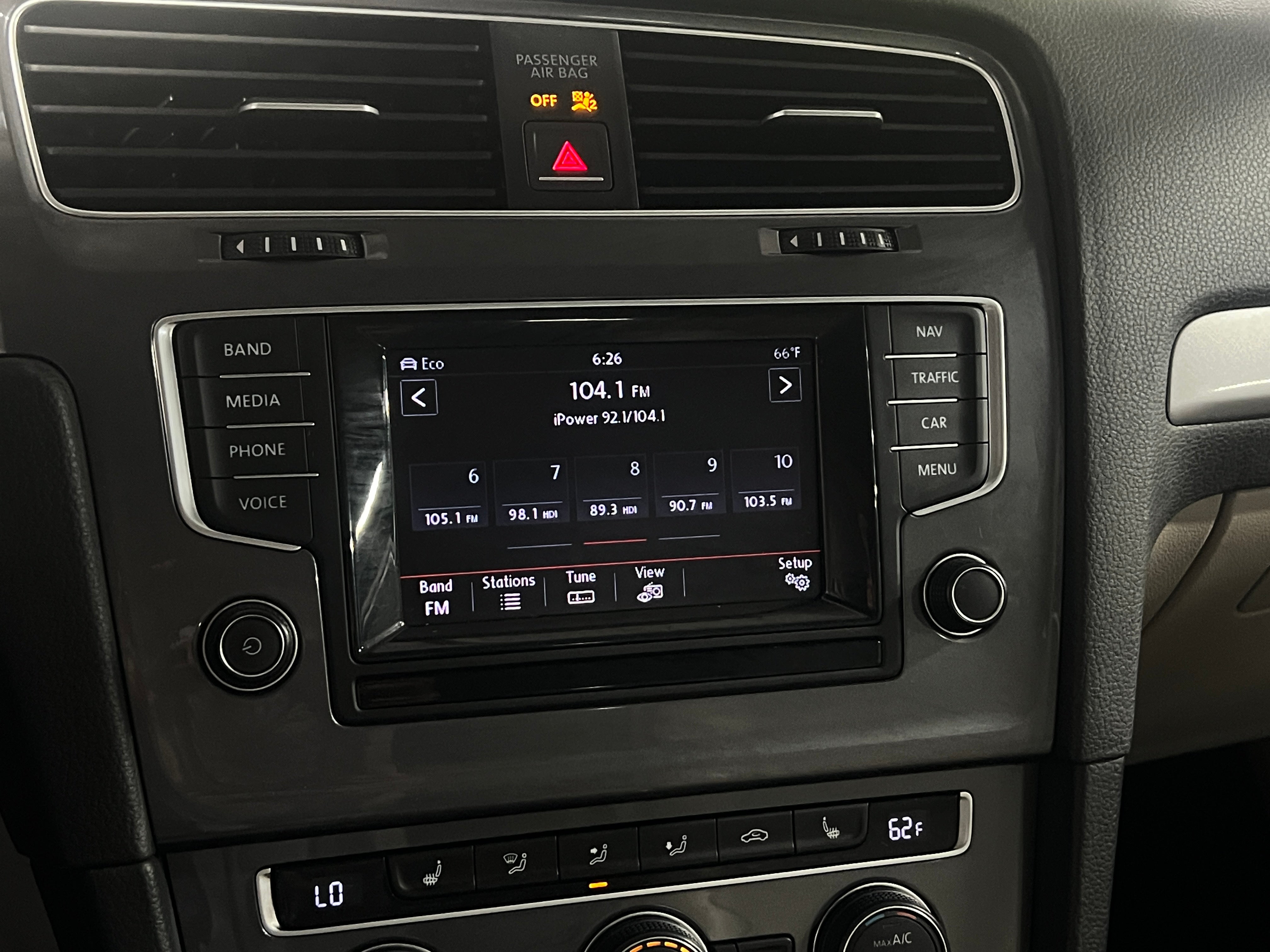 2015 Volkswagen e-Golf SEL Premium 3