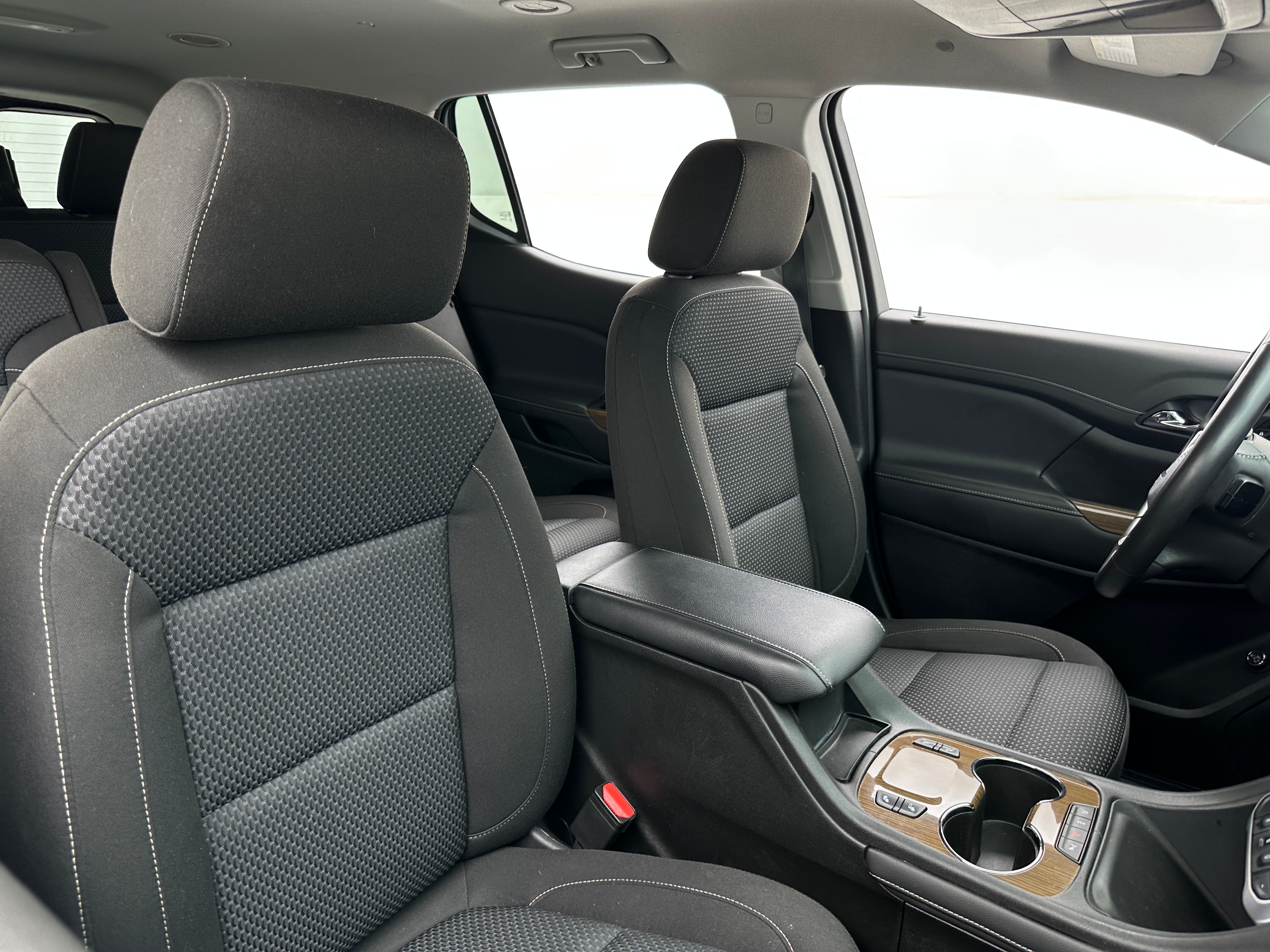 2020 GMC Acadia SLE 2