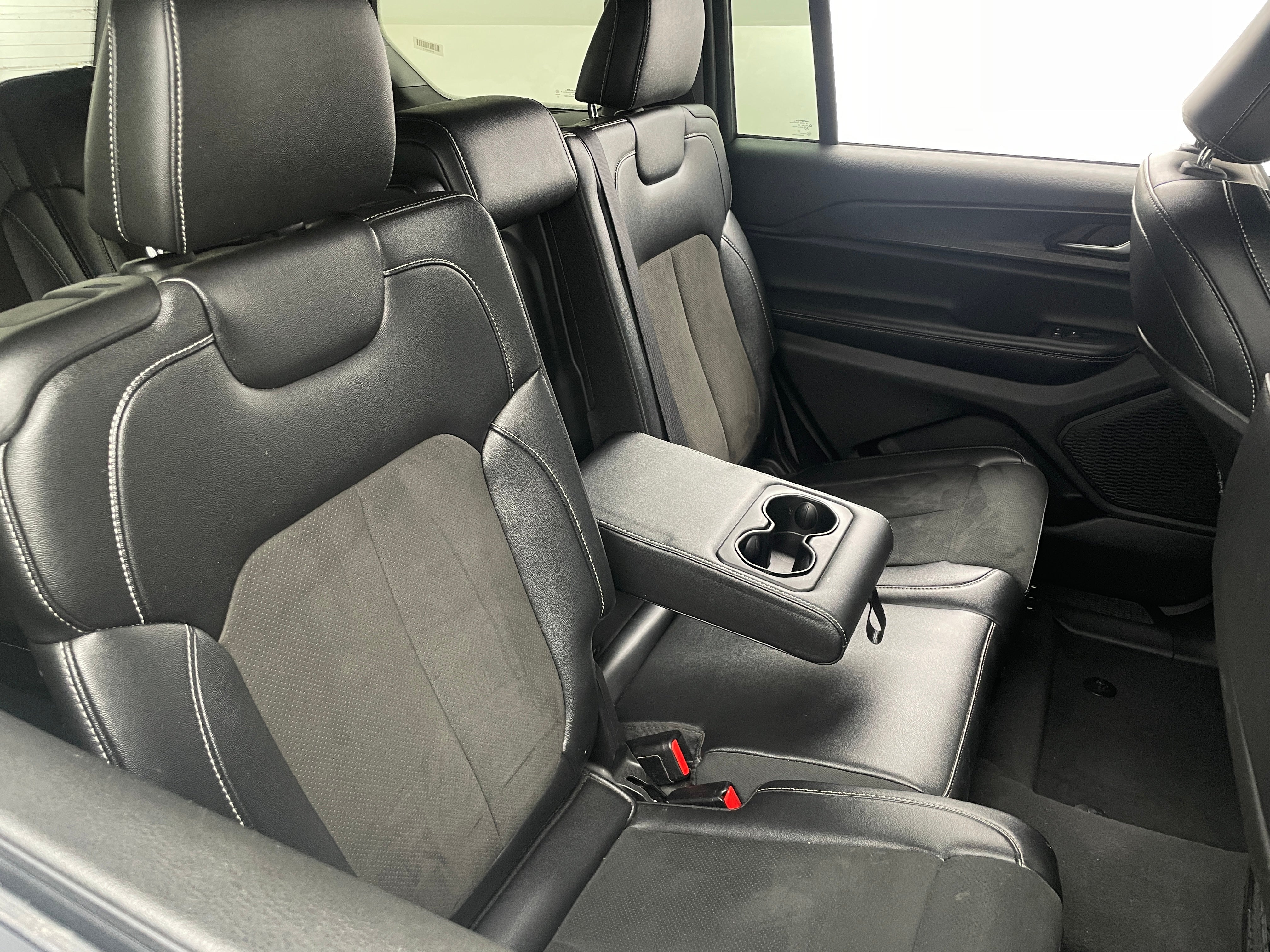 2024 Jeep Grand Cherokee L Altitude 6