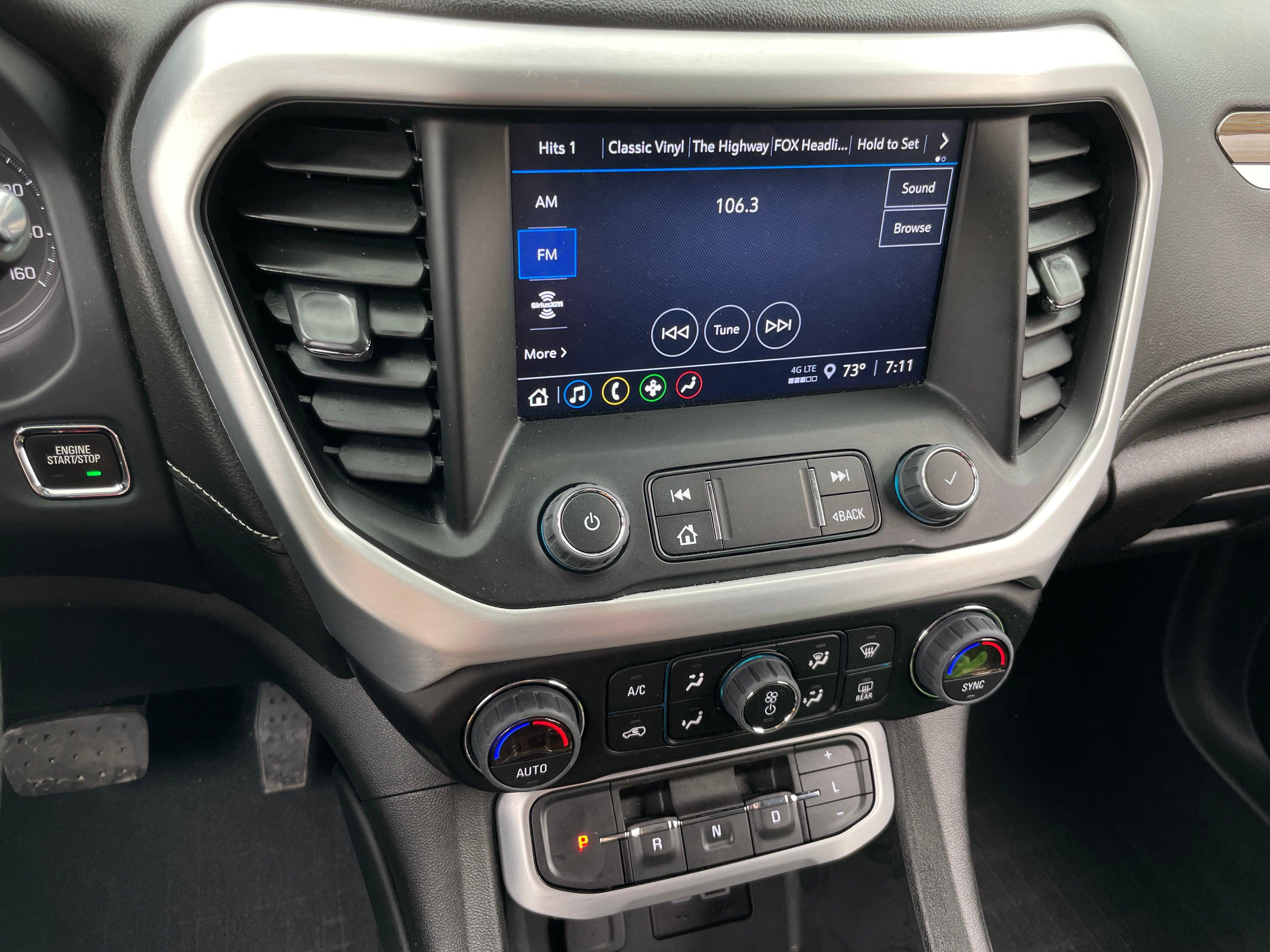 2023 GMC Acadia SLE 4
