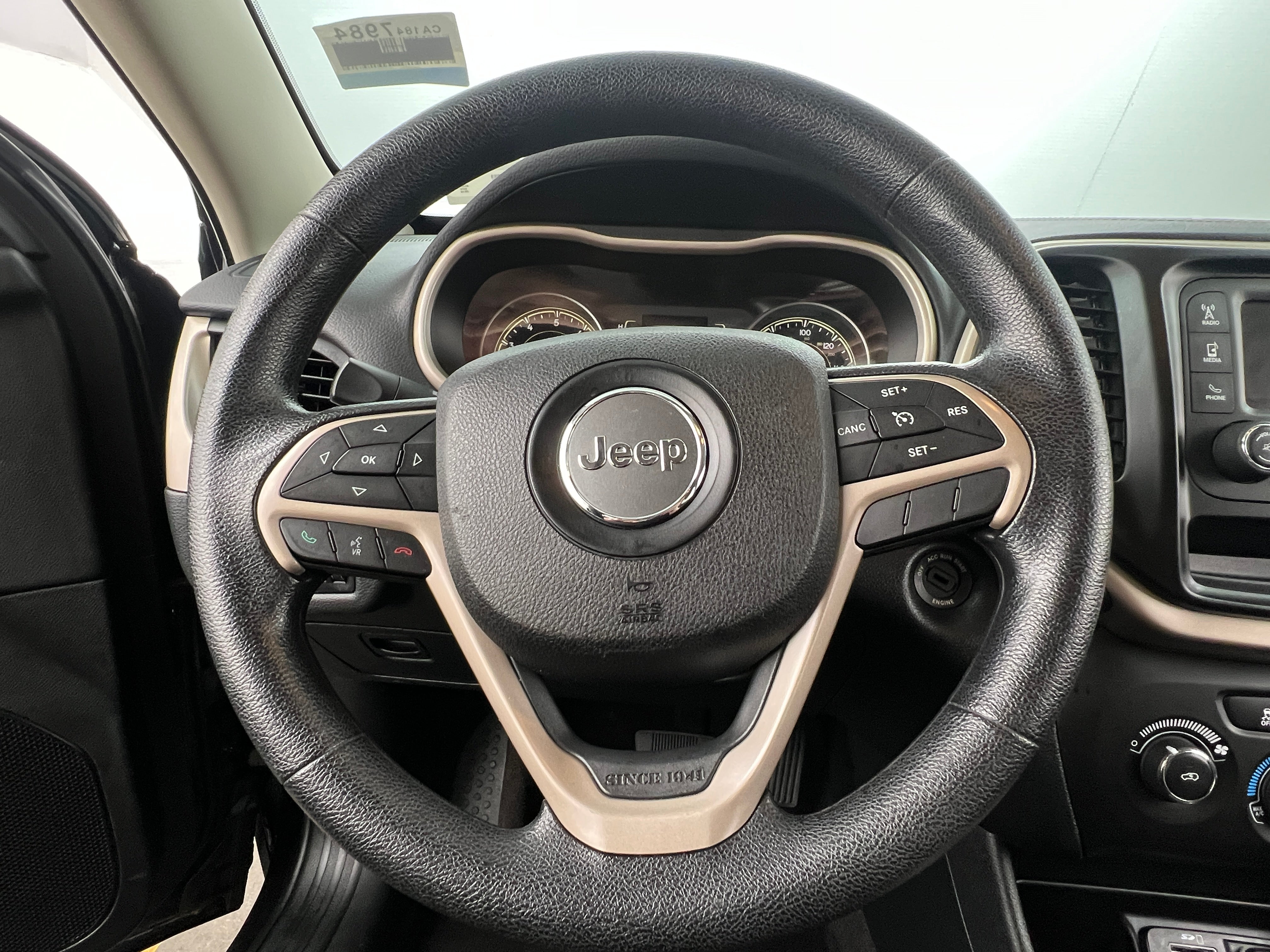 2016 Jeep Cherokee Sport 5