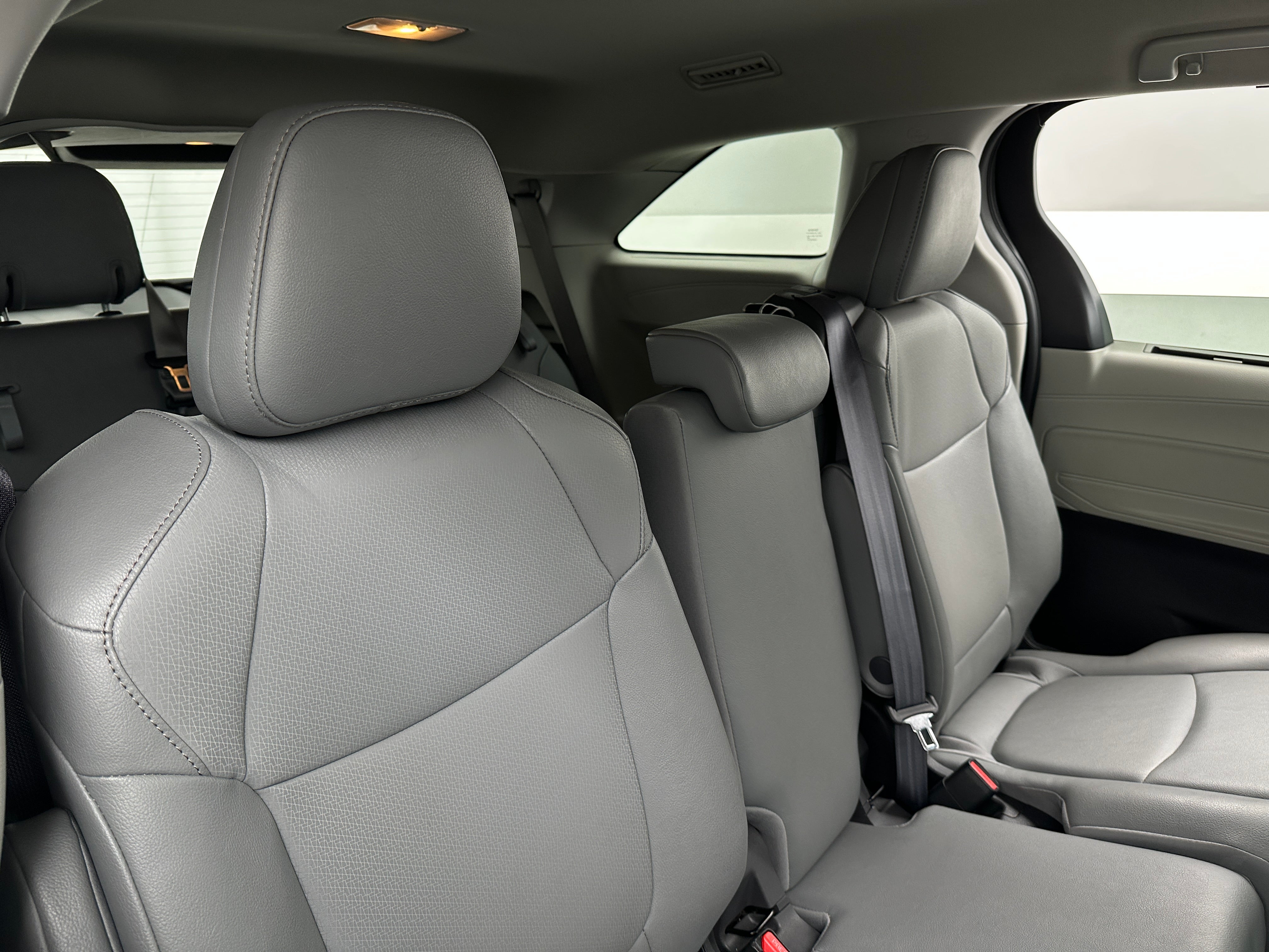 2024 Toyota Sienna XLE 5