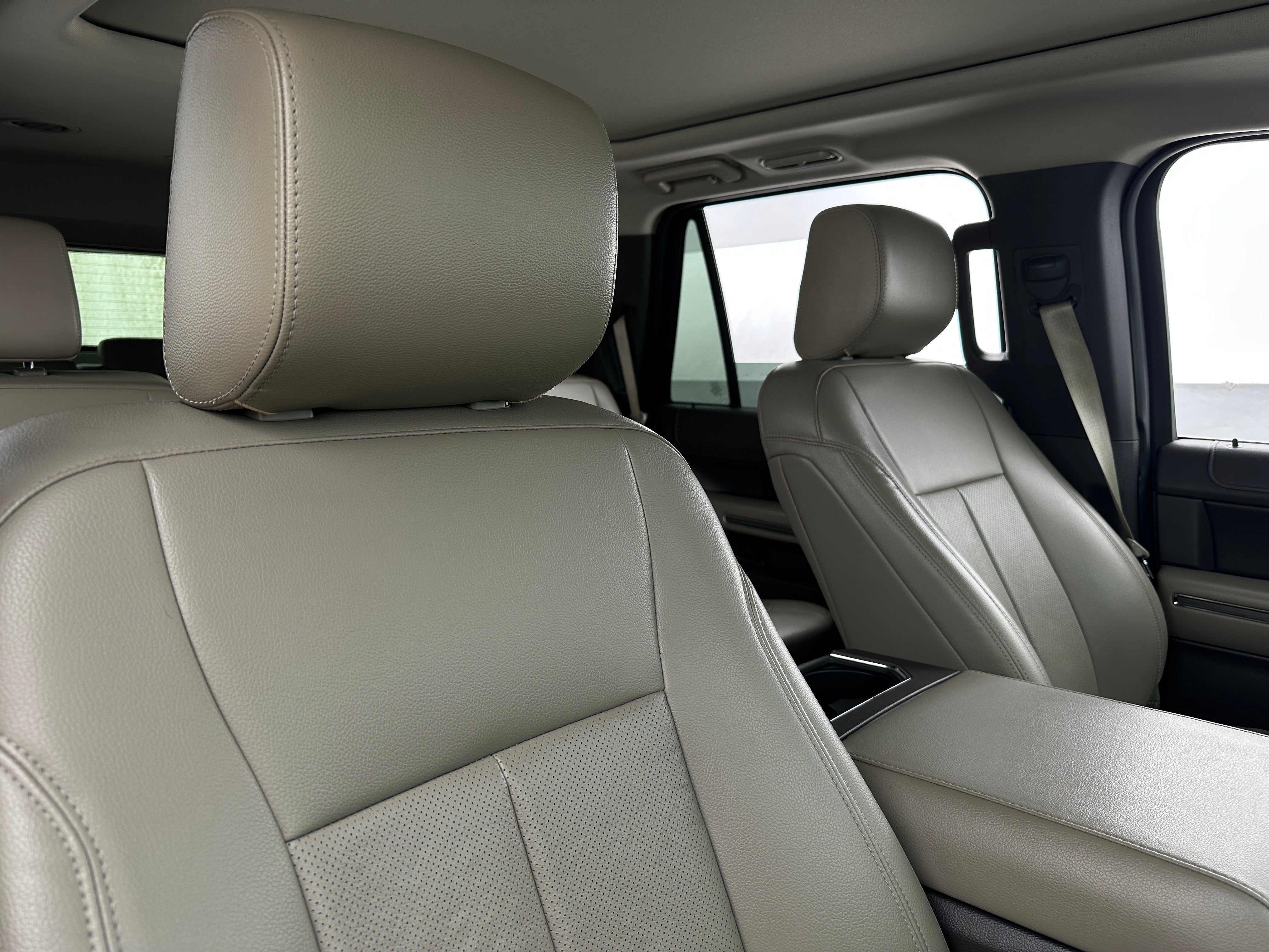 2019 Ford Expedition XLT 2