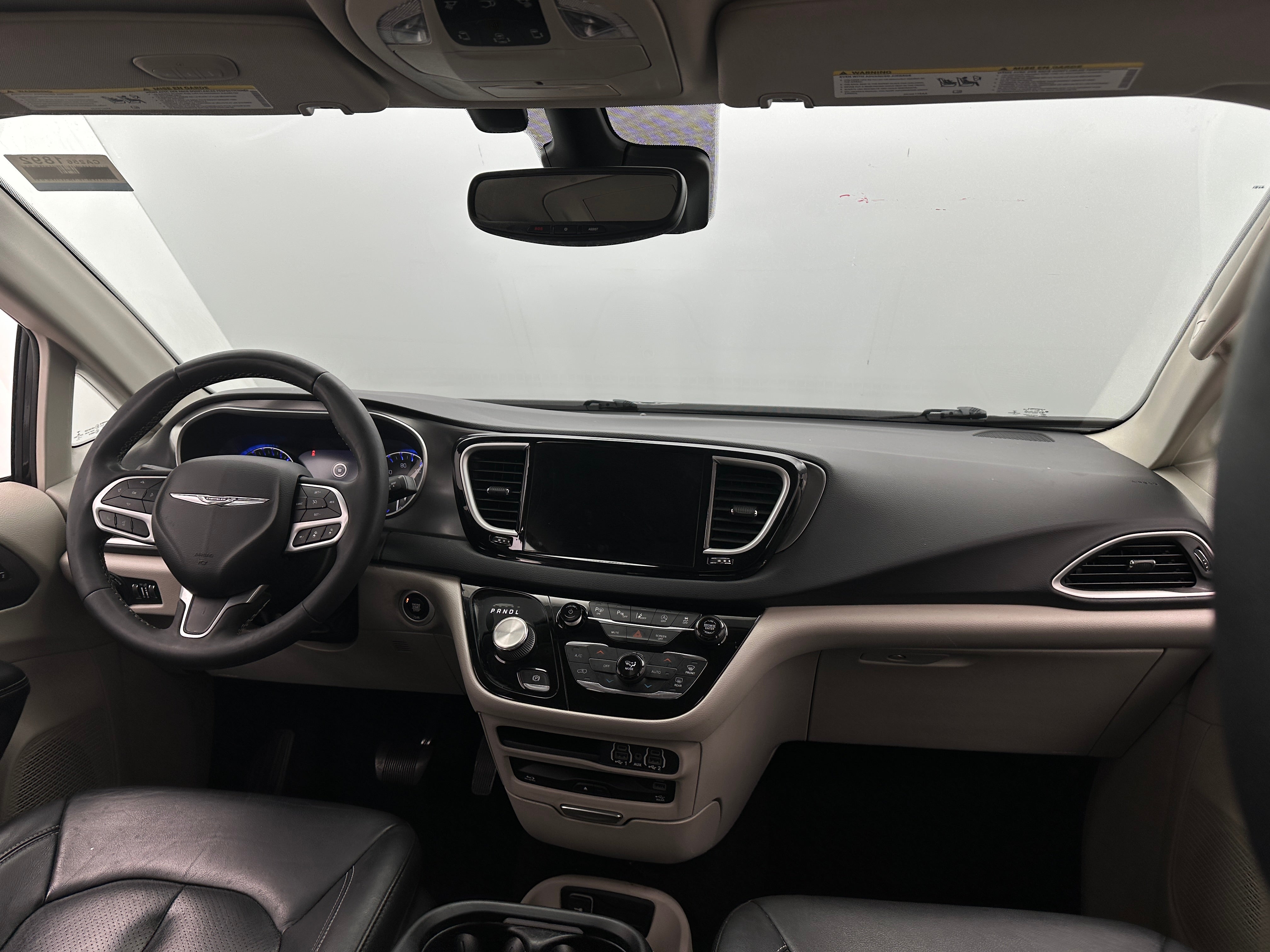 2022 Chrysler Pacifica Touring L 2