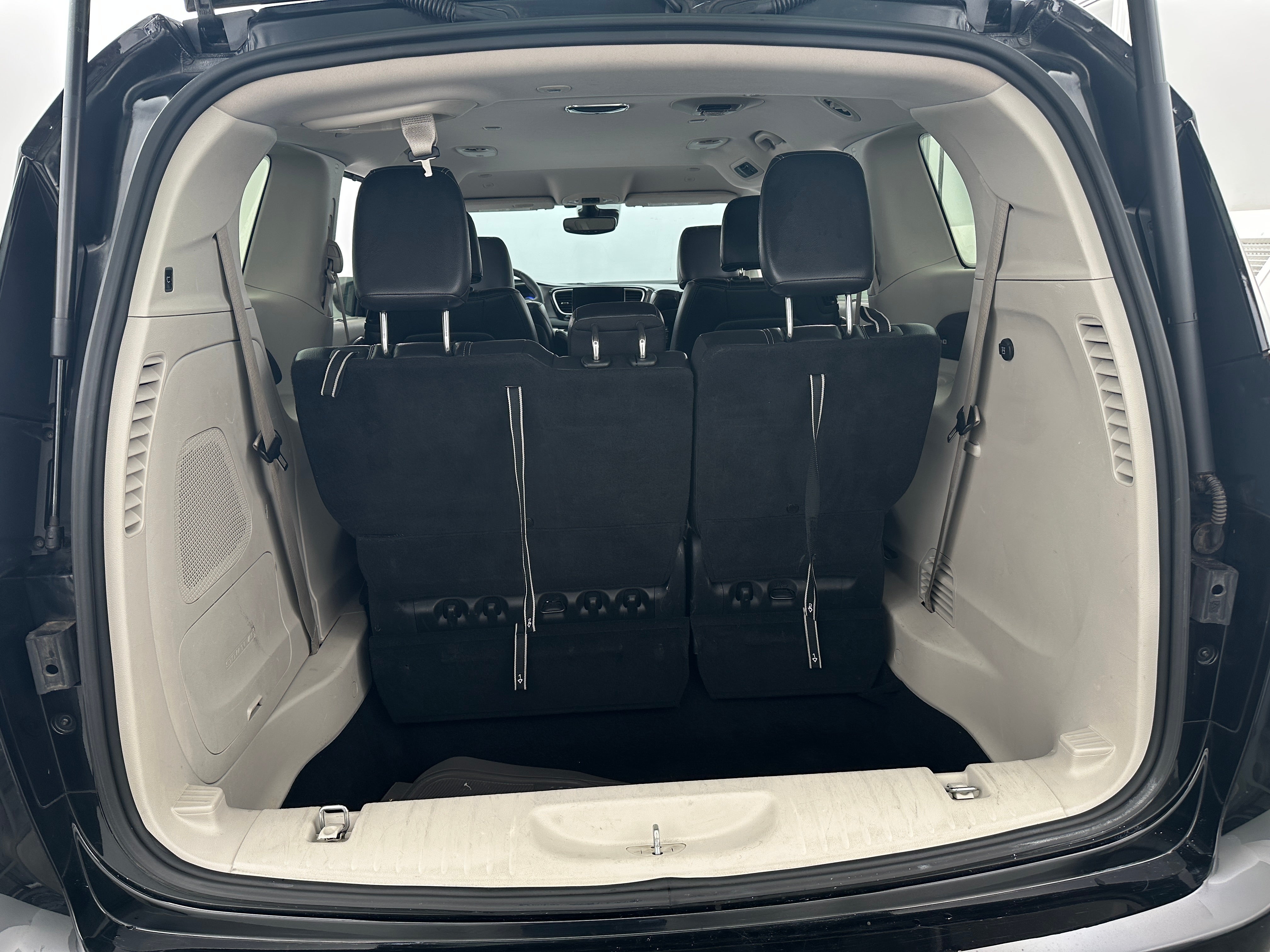 2022 Chrysler Pacifica Touring L 6