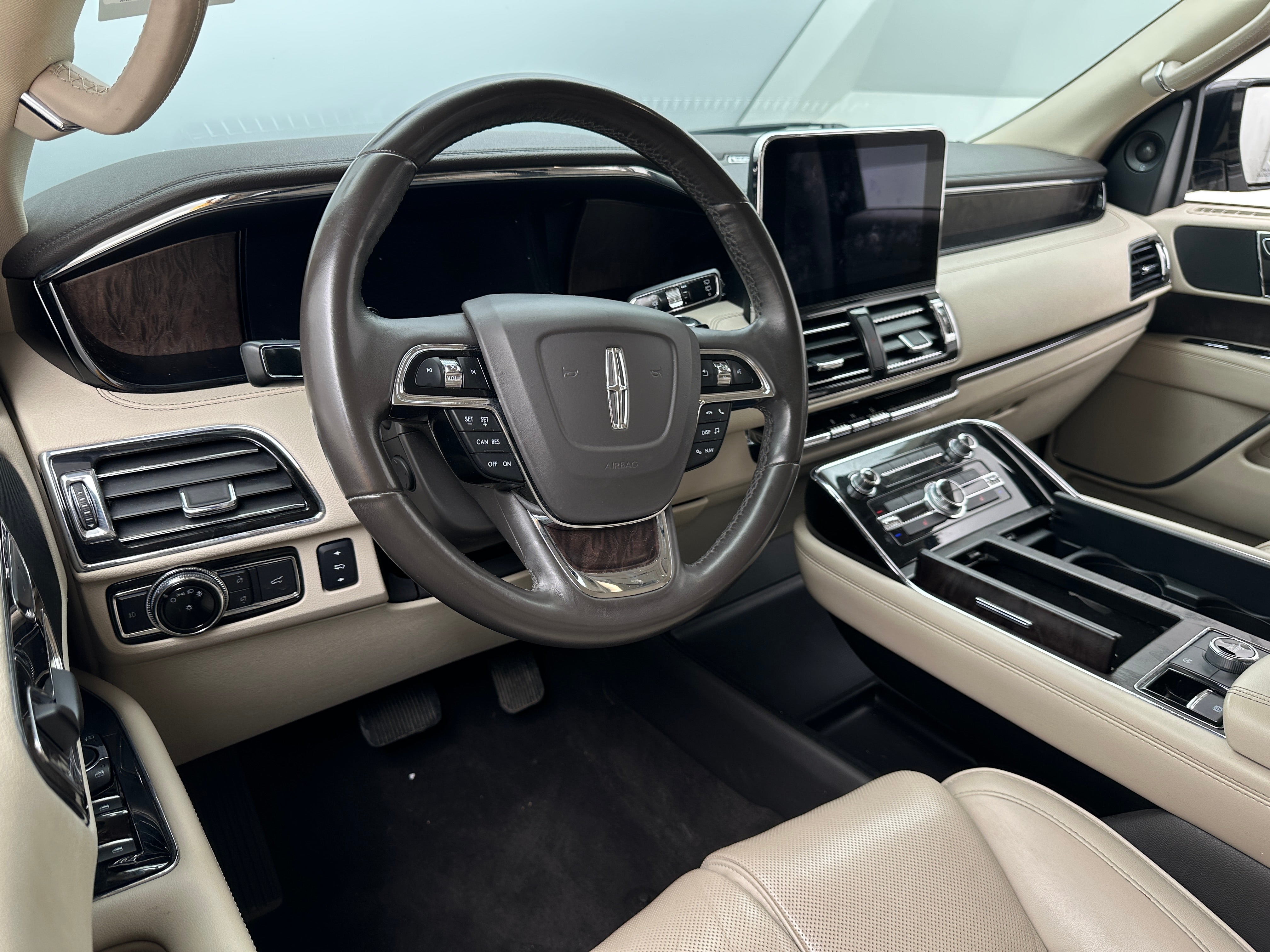 2018 Lincoln Navigator Premiere 2