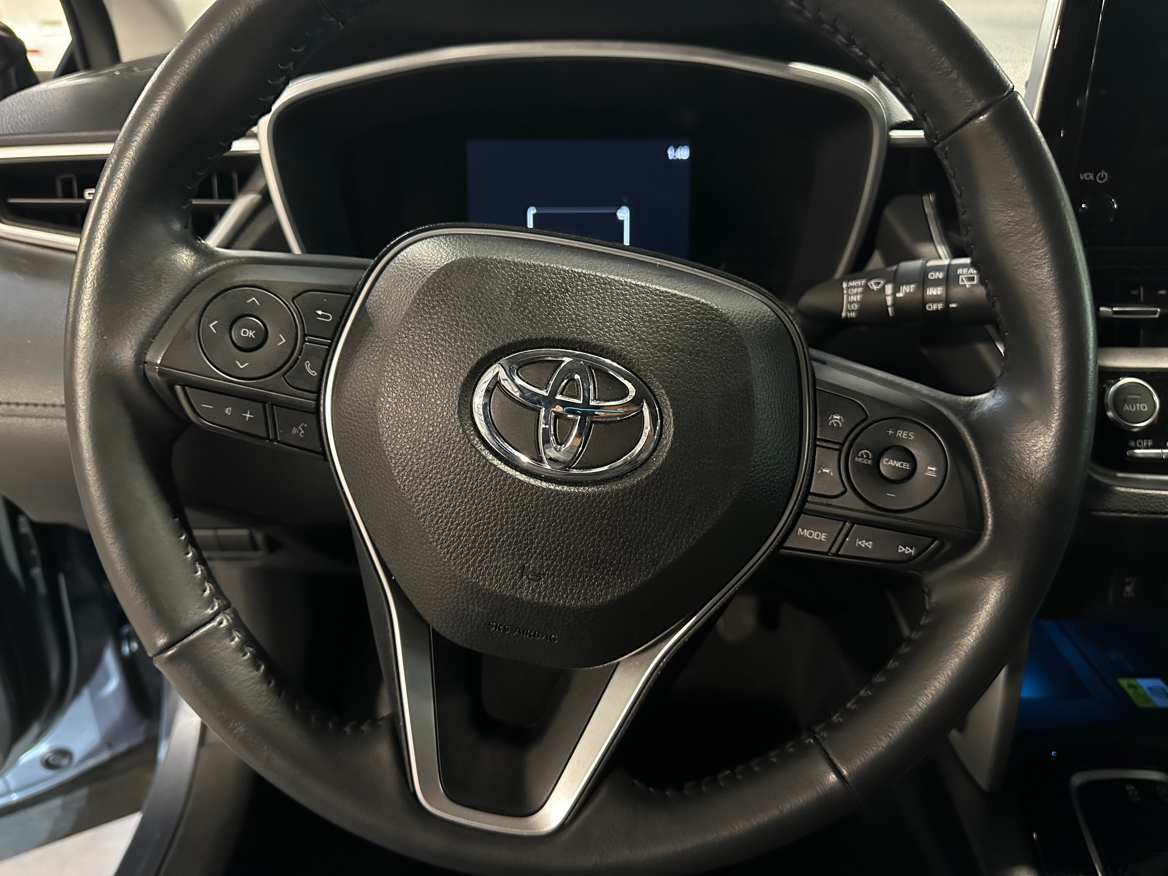 2023 Toyota Corolla Cross XLE 5
