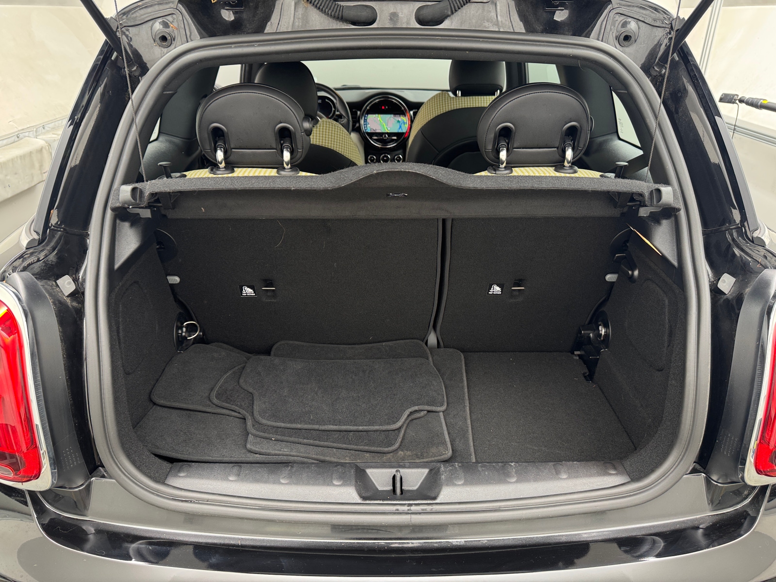 Thumbnail: 2022 MINI Cooper Hardtop - 6