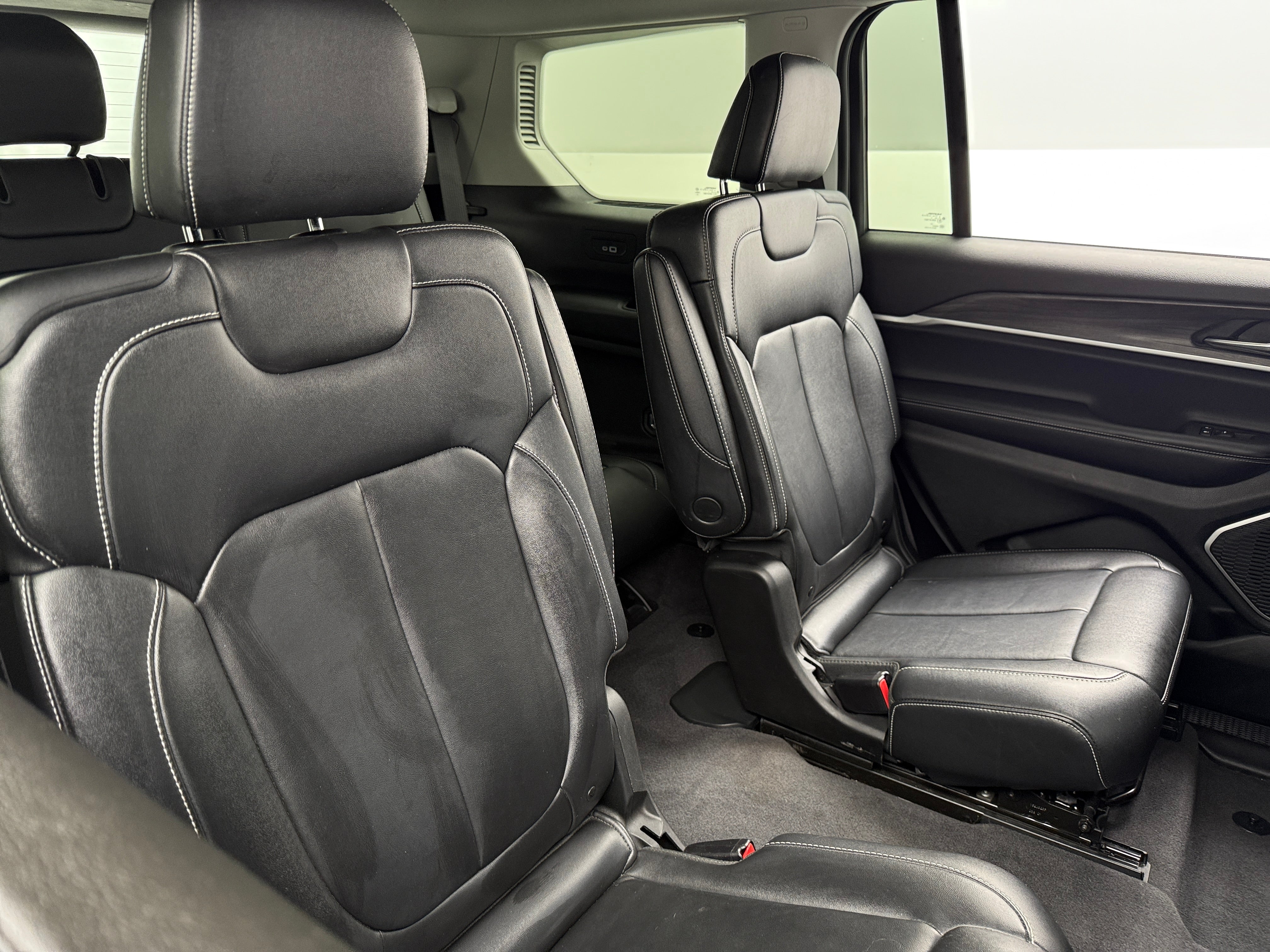 2022 Jeep Grand Cherokee L Limited Edition 5
