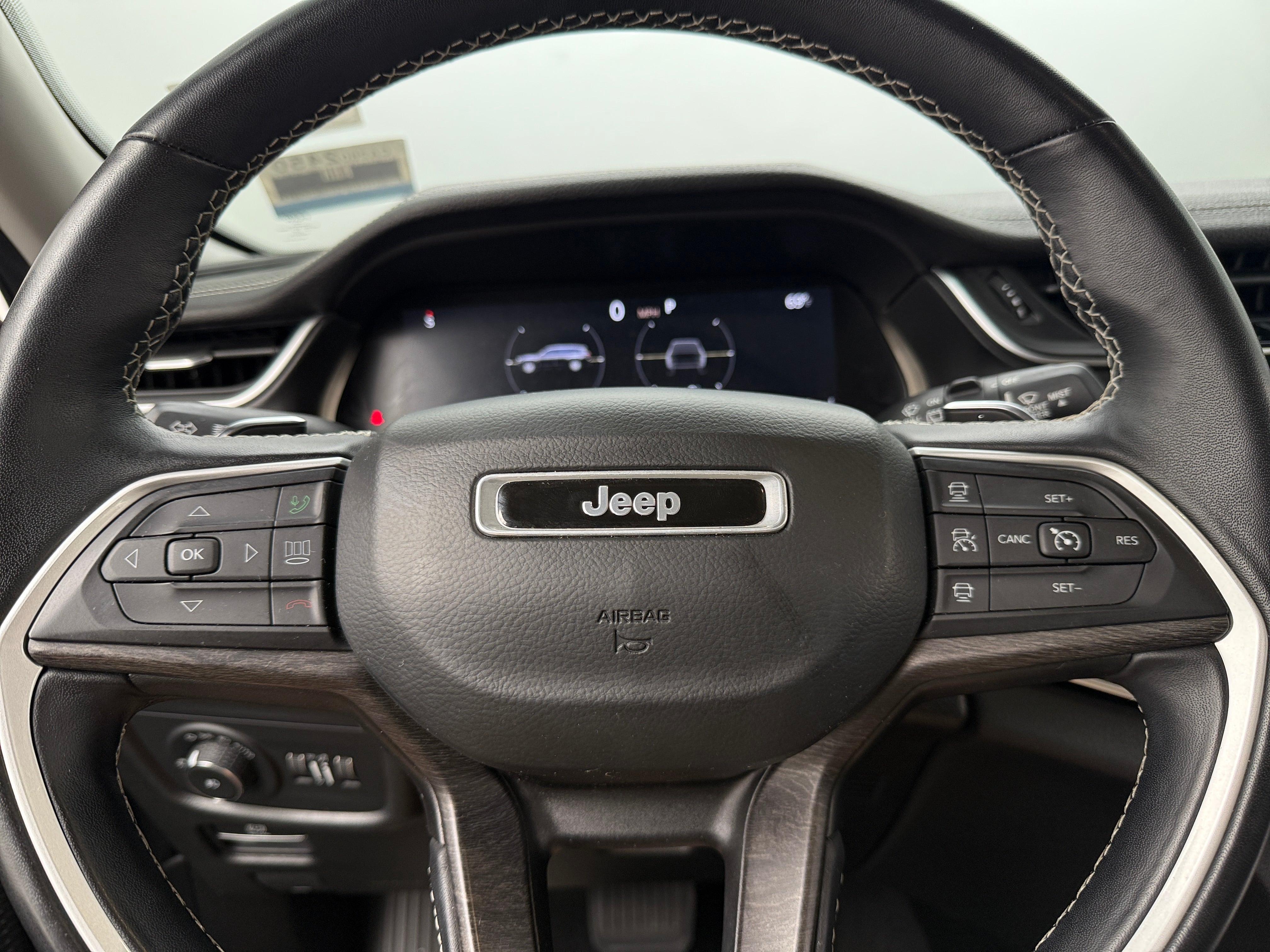 2022 Jeep Grand Cherokee L Limited Edition 4
