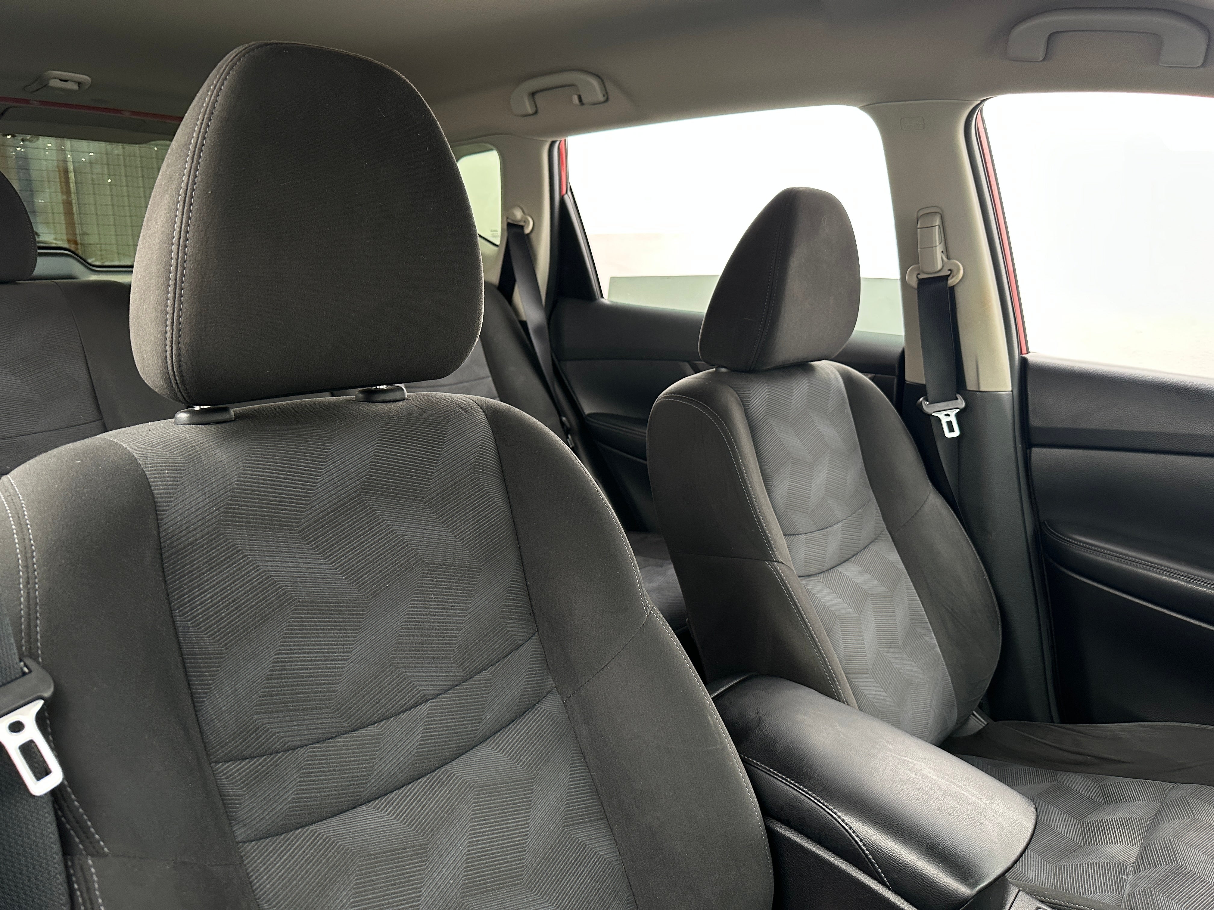 2015 Nissan Rogue SV 2