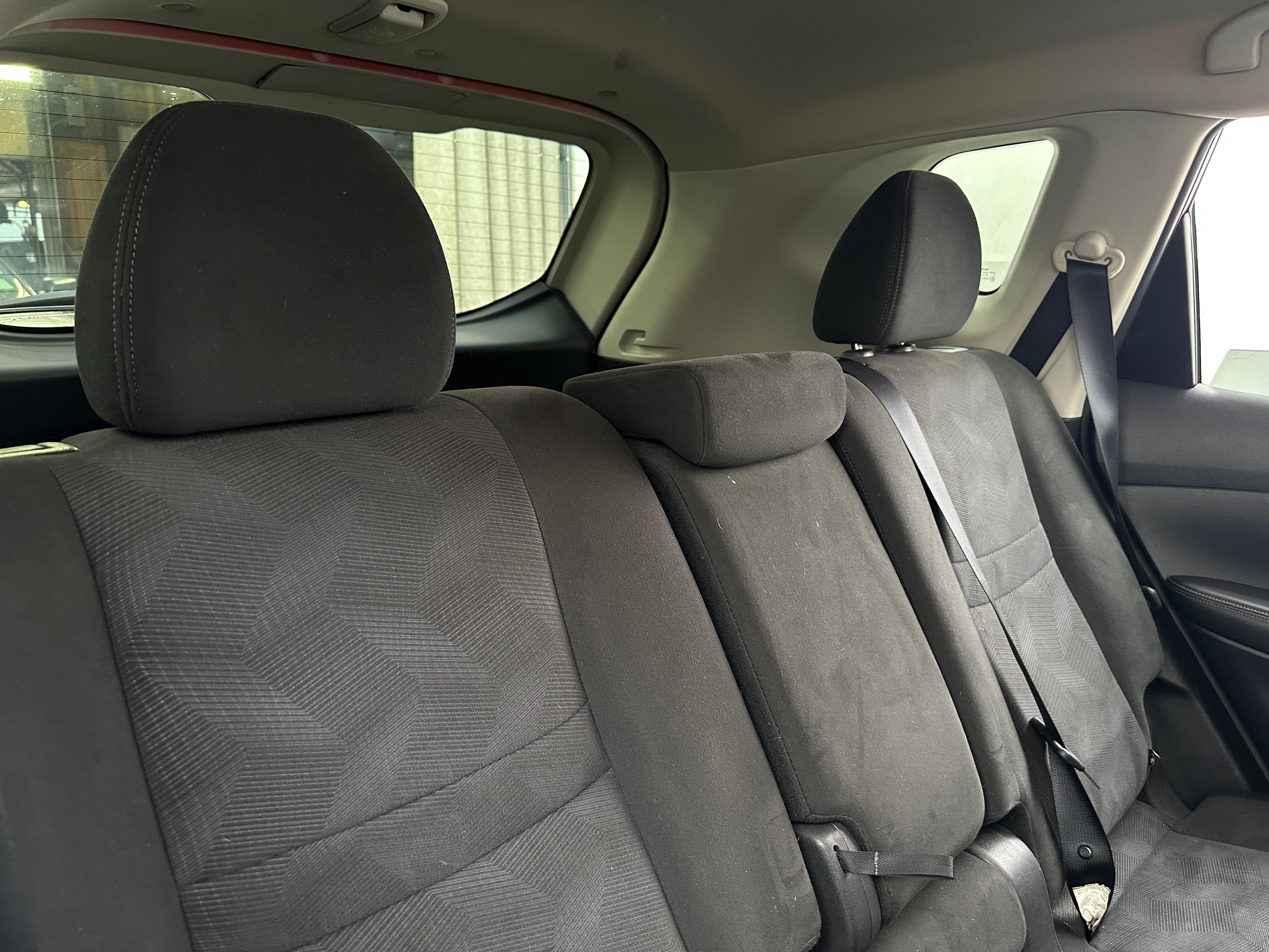 2015 Nissan Rogue SV 6