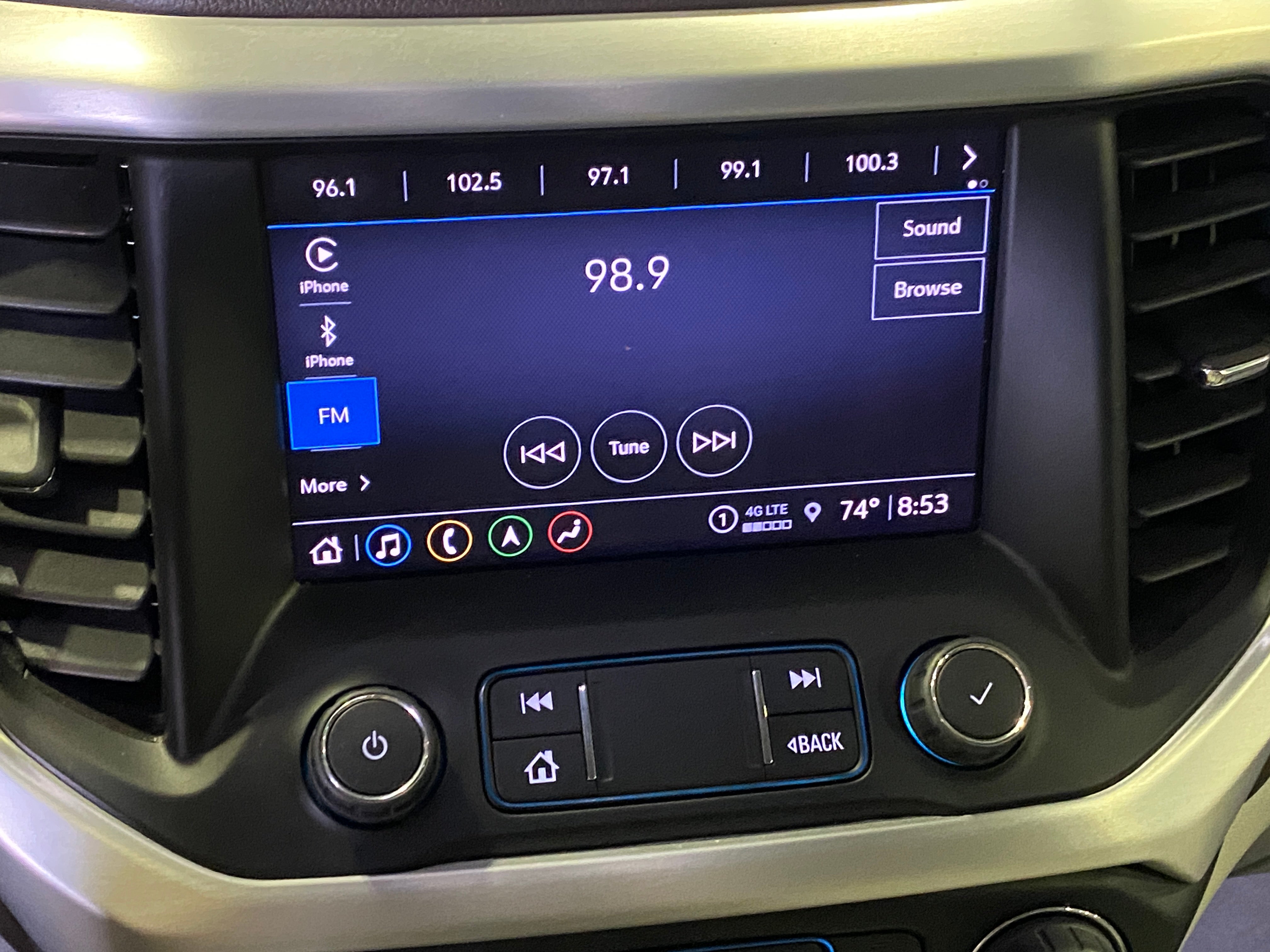 2023 GMC Acadia SLT 4