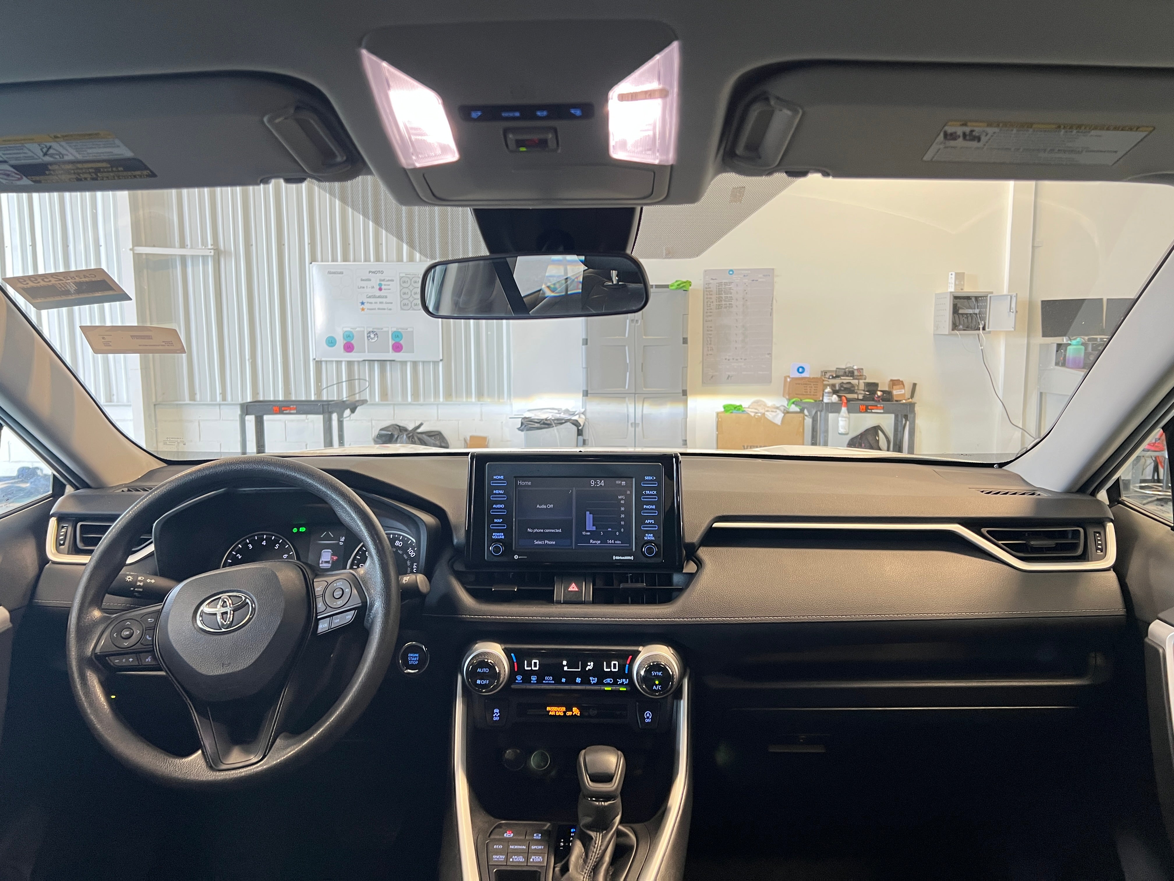 2022 Toyota RAV4 XLE 3