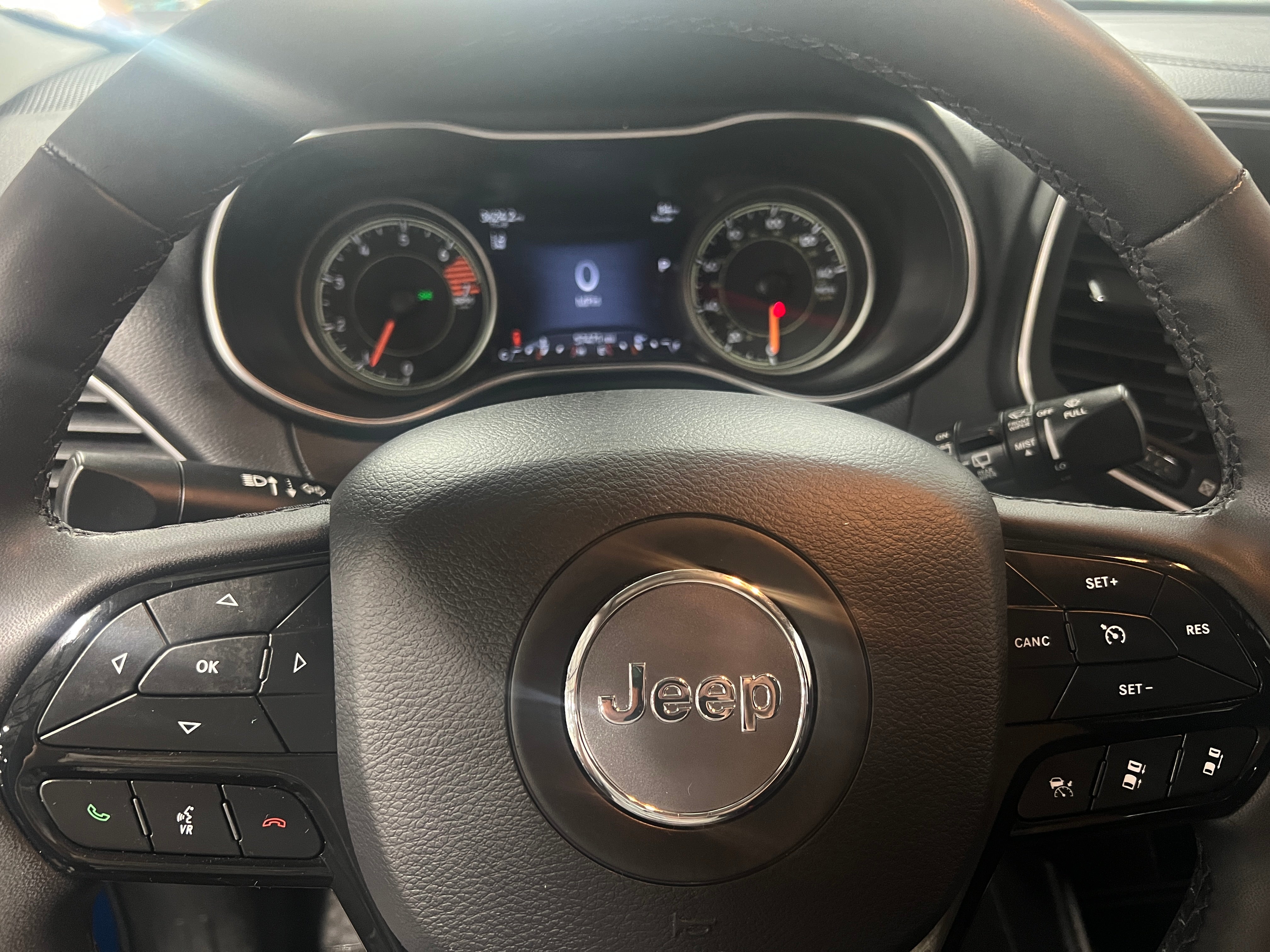 2023 Jeep Cherokee Altitude Lux 4