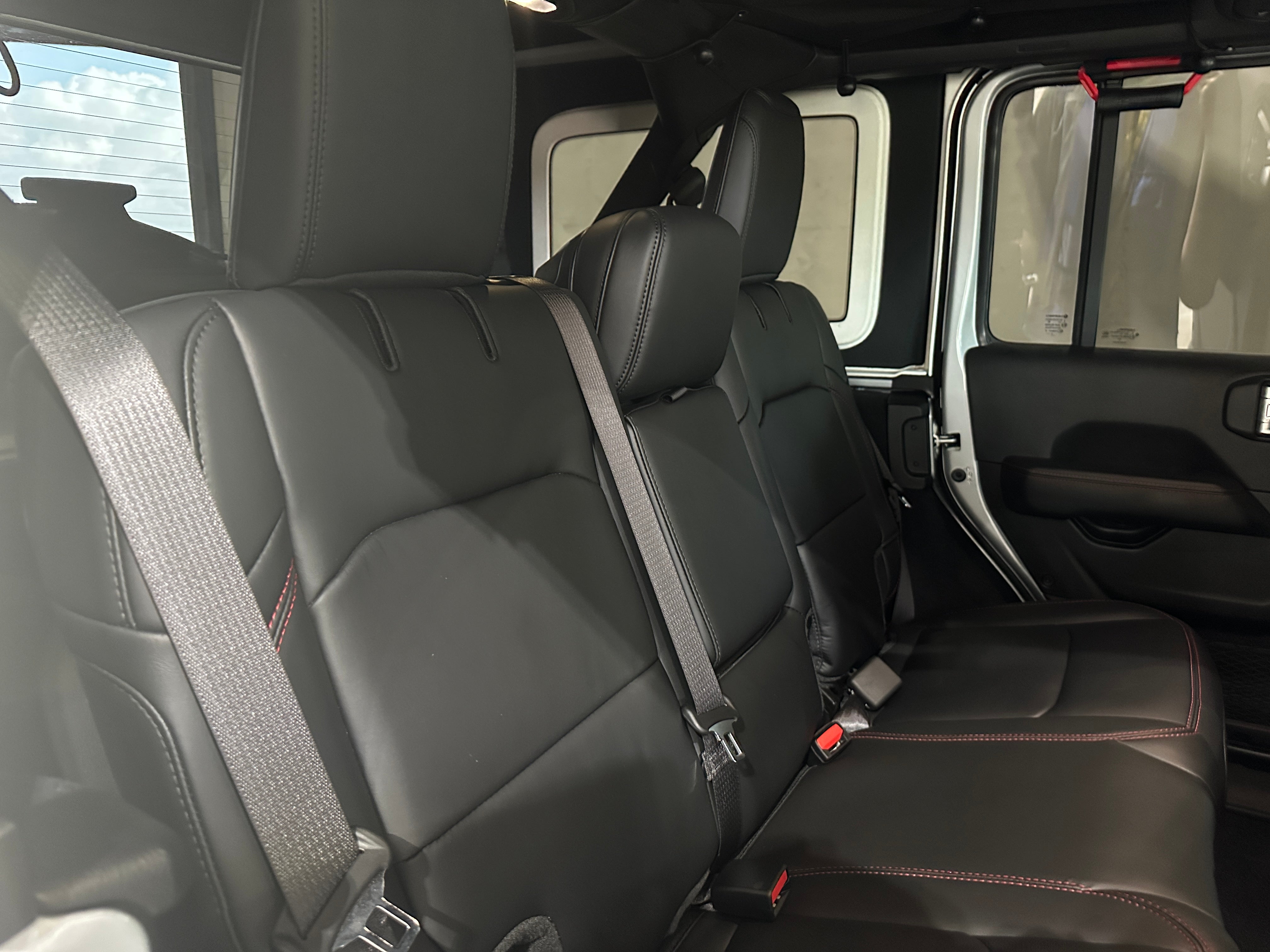2024 Jeep Wrangler Rubicon 5