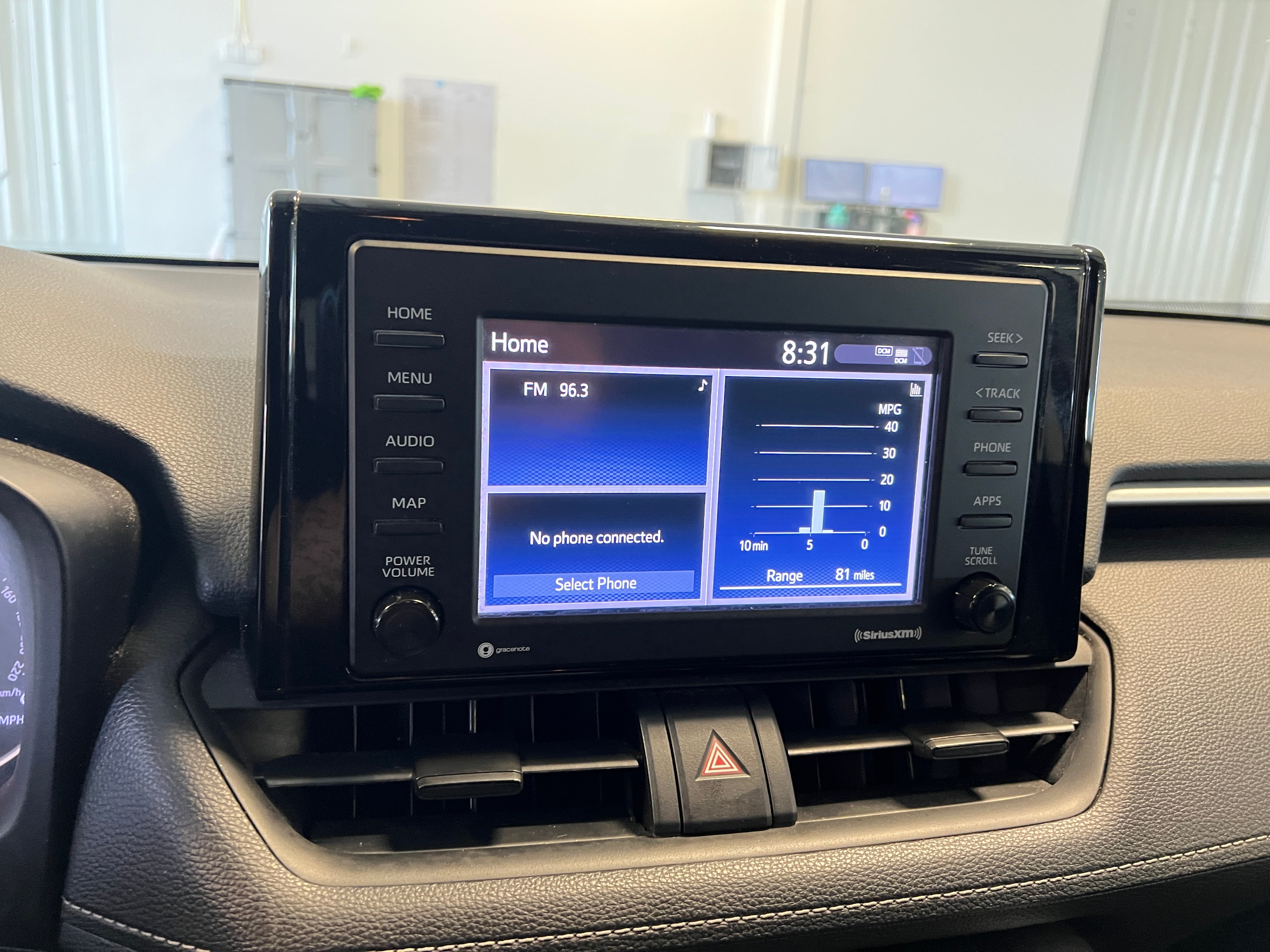2020 Toyota RAV4 LE 4