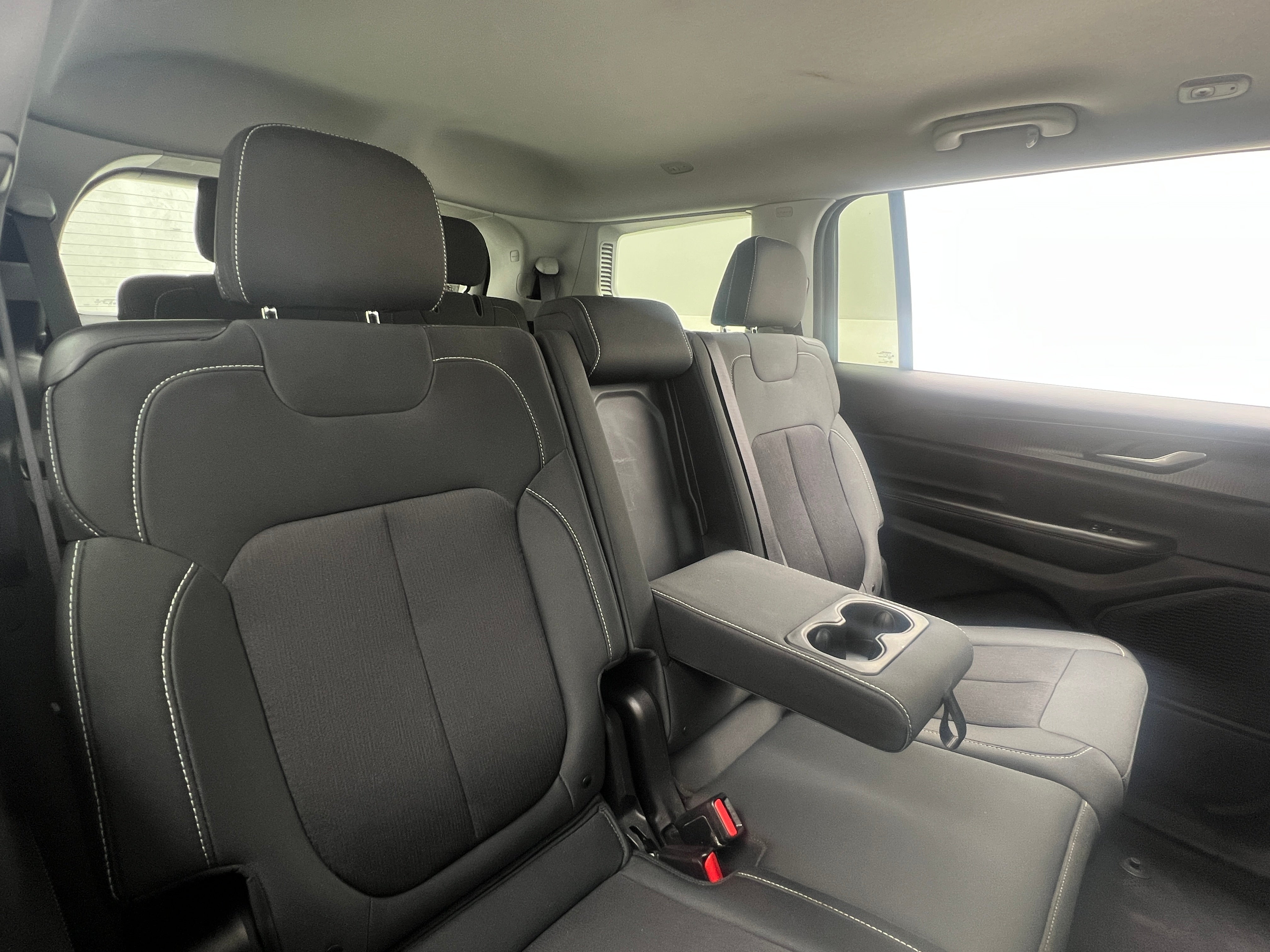 2023 Jeep Grand Cherokee L Laredo 6