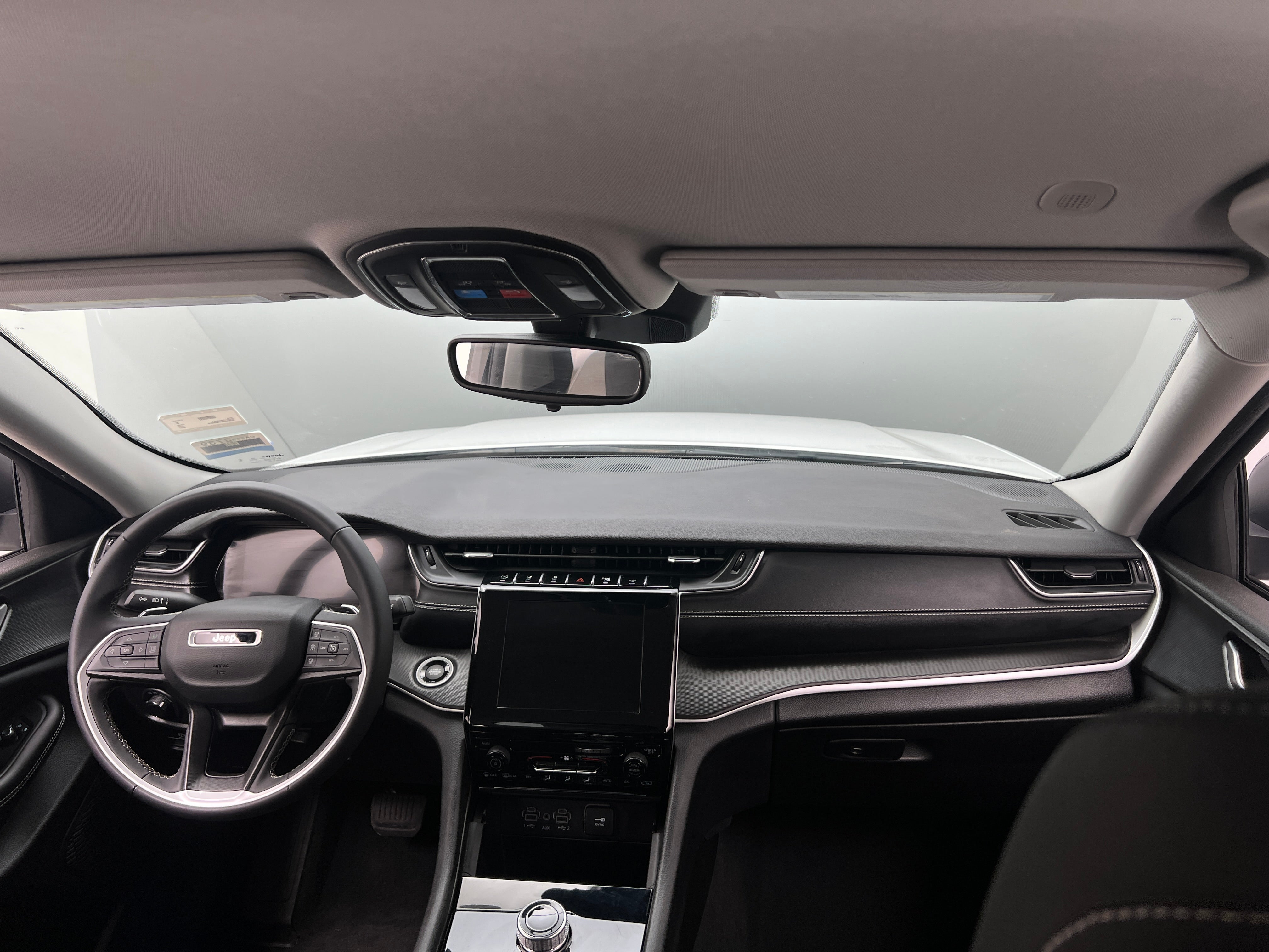 2023 Jeep Grand Cherokee L Laredo 3