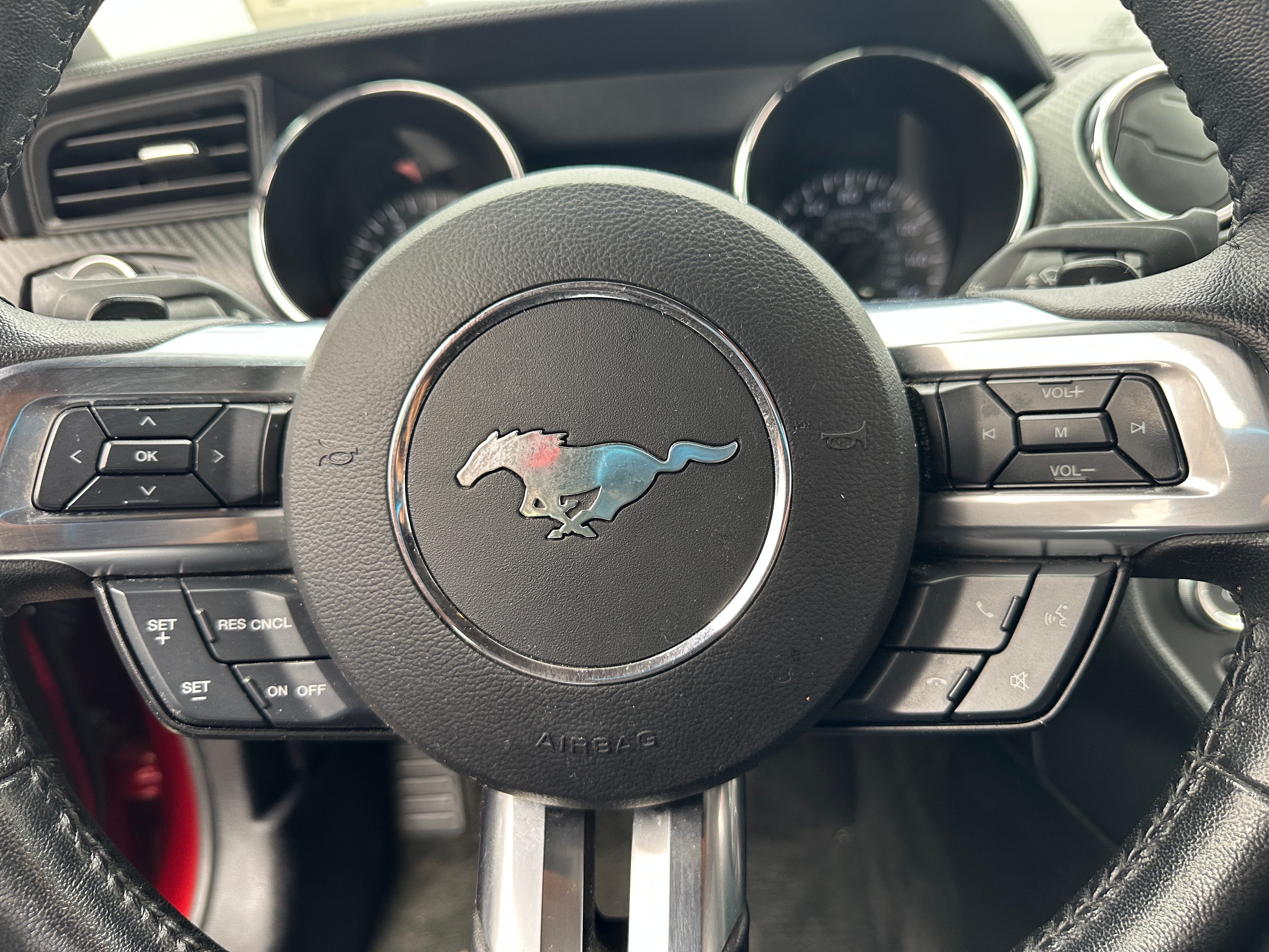 2017 Ford Mustang V6 4