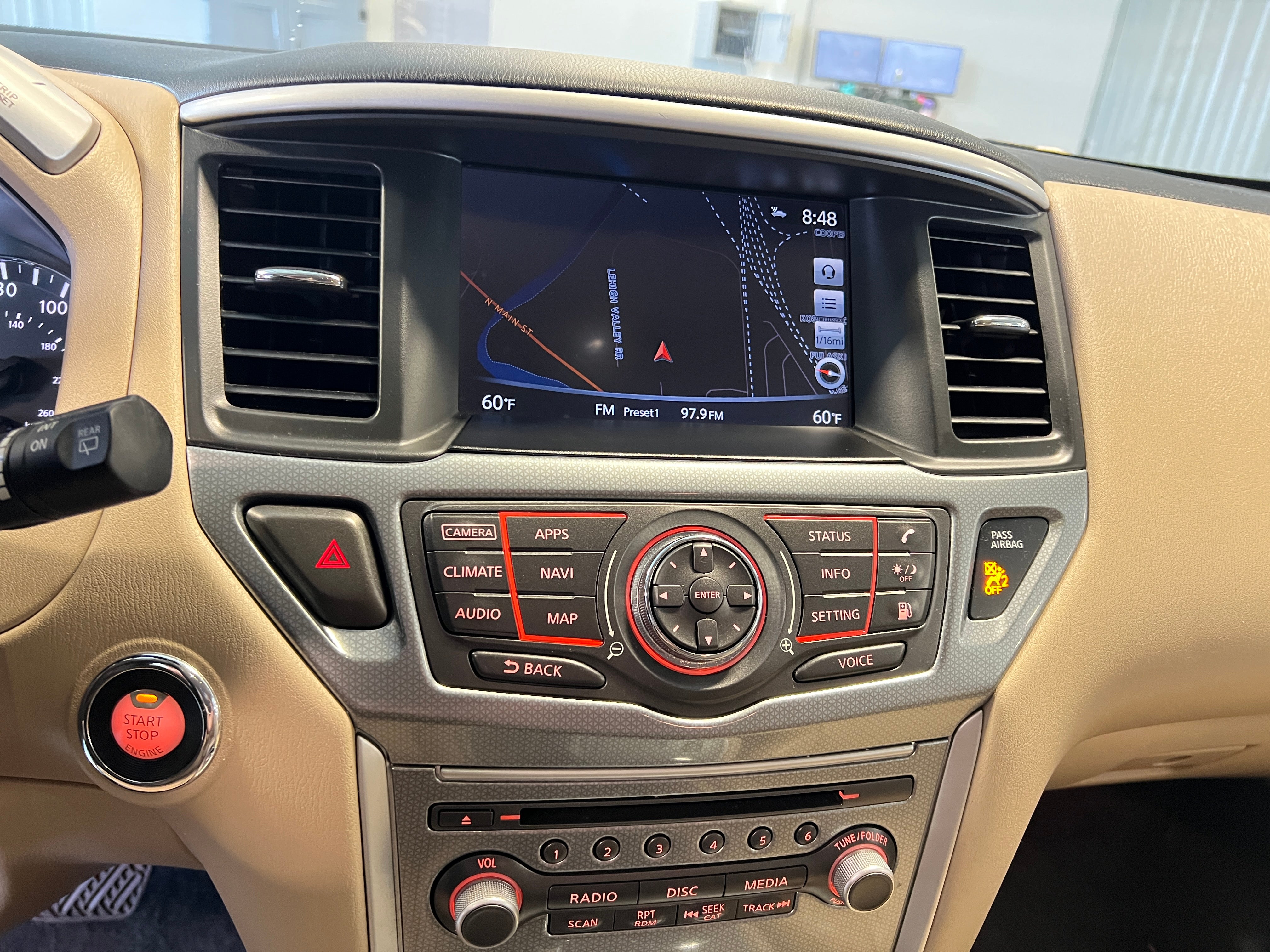 2019 Nissan Pathfinder SL 3