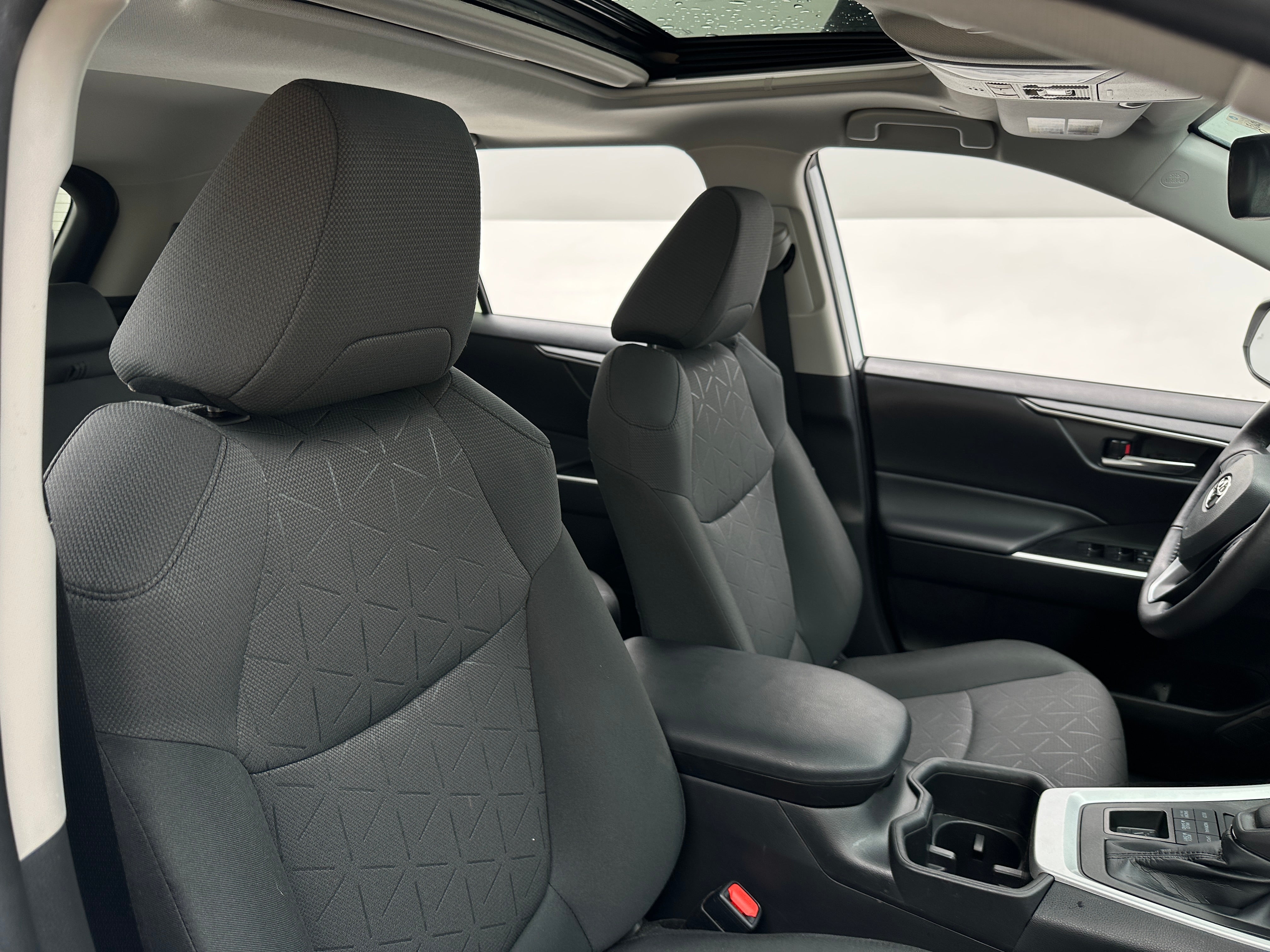 2023 Toyota RAV4 XLE 2